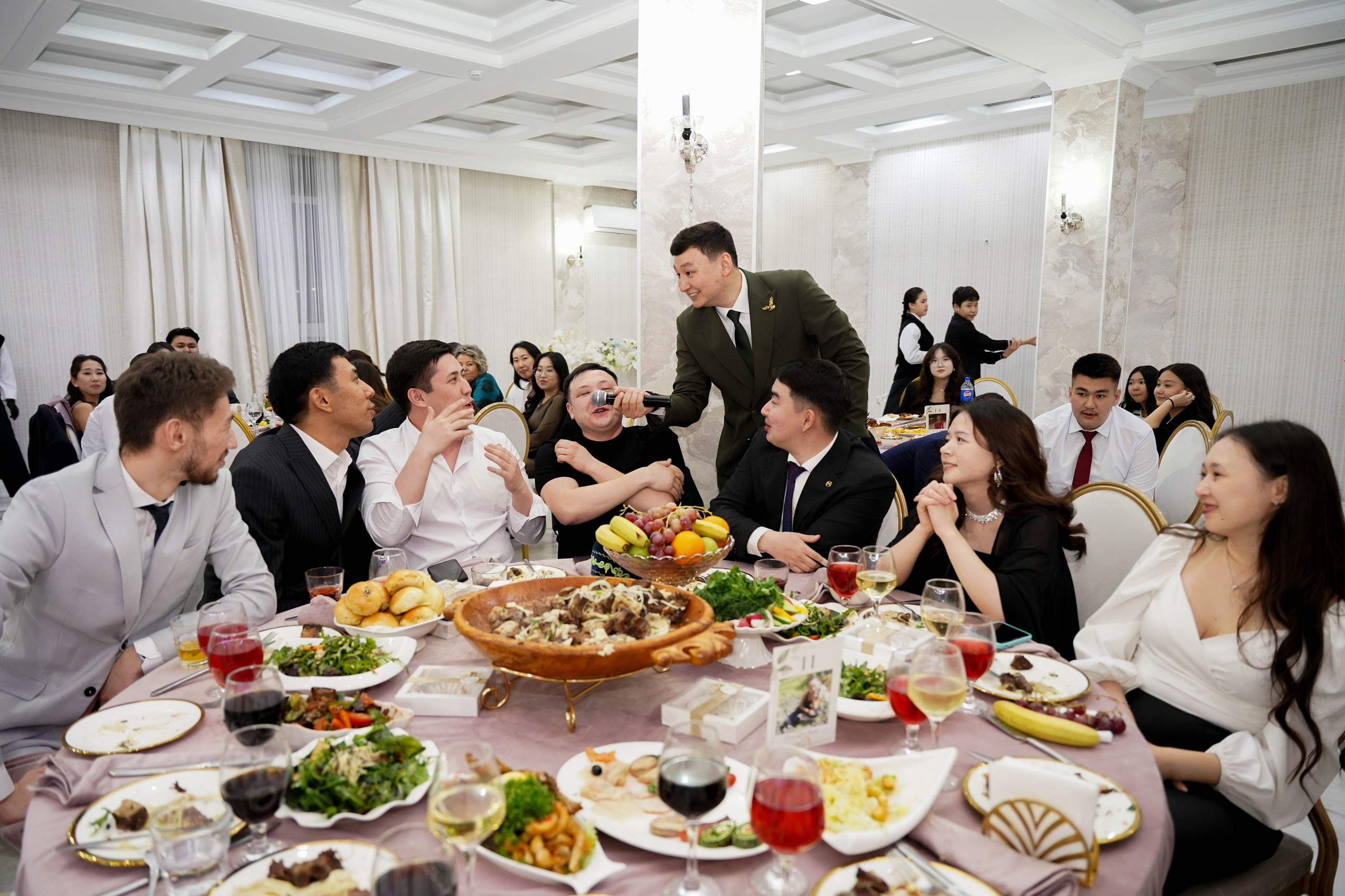 Dana uzatu. Фотограф Ернар Ержанов