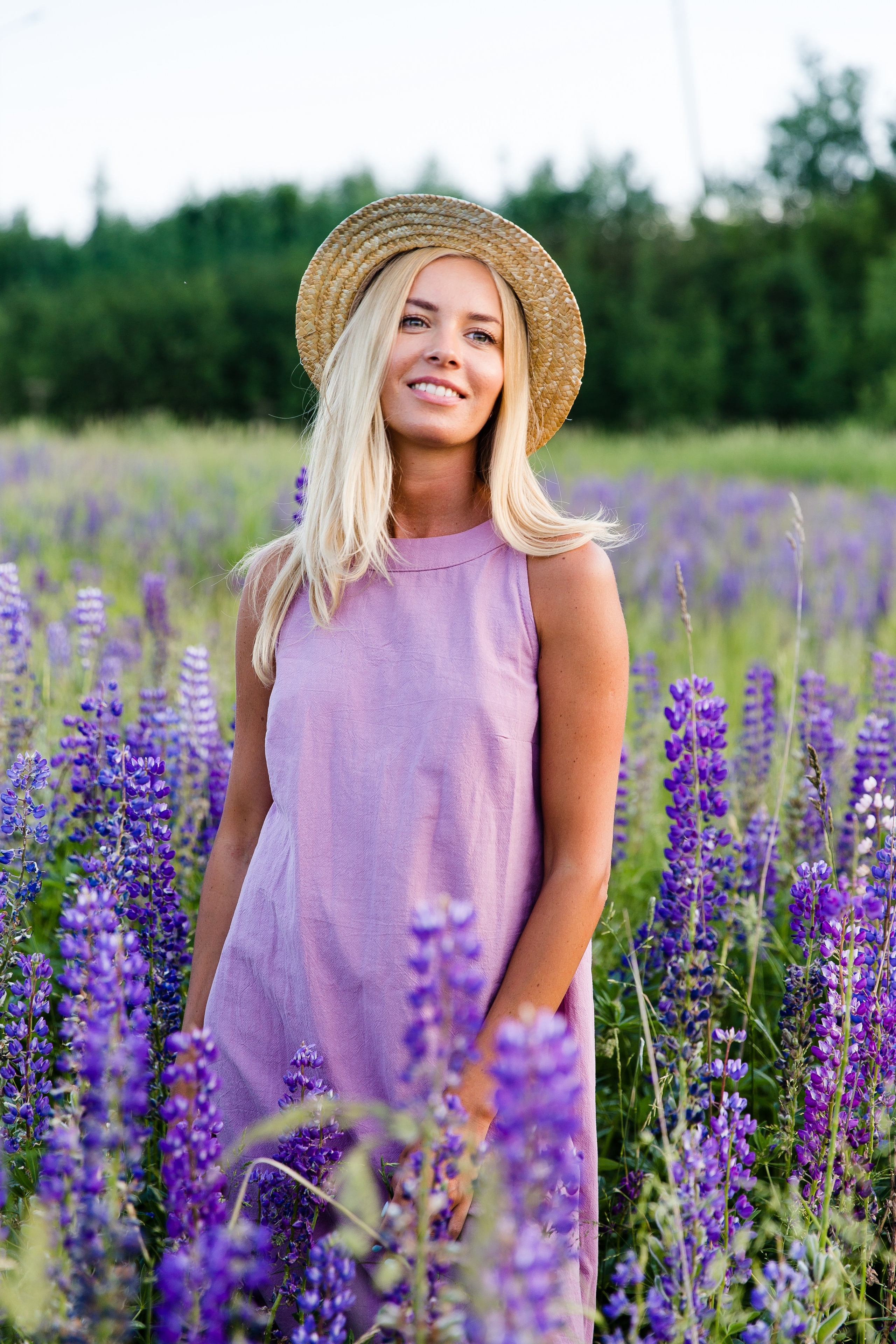 Катя. Люпины. Фотограф в Санкт-Петербурге Закута Ольга