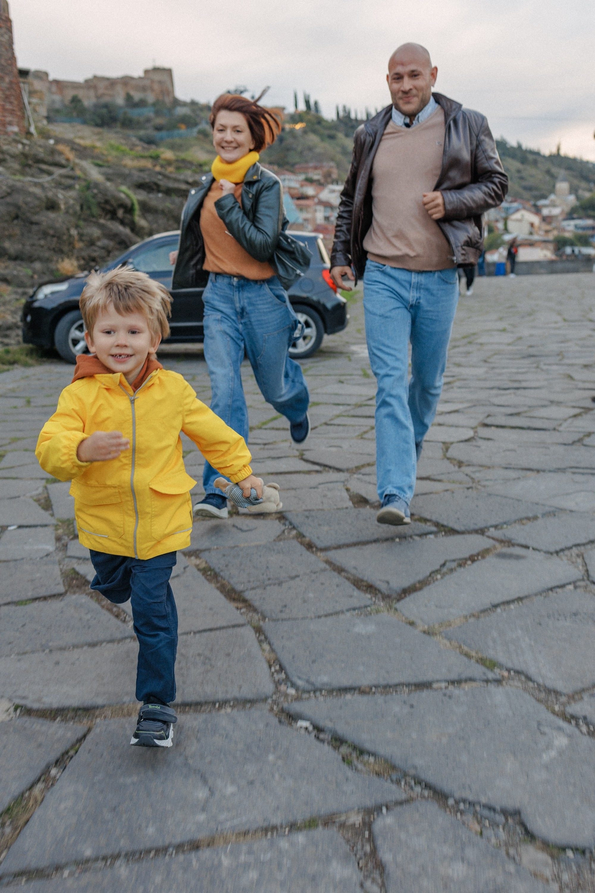 Family photoshoot in Tbilisi, Georgia. Fedor Lemeshko — Destination Wedding and Family Lifestyle photographer