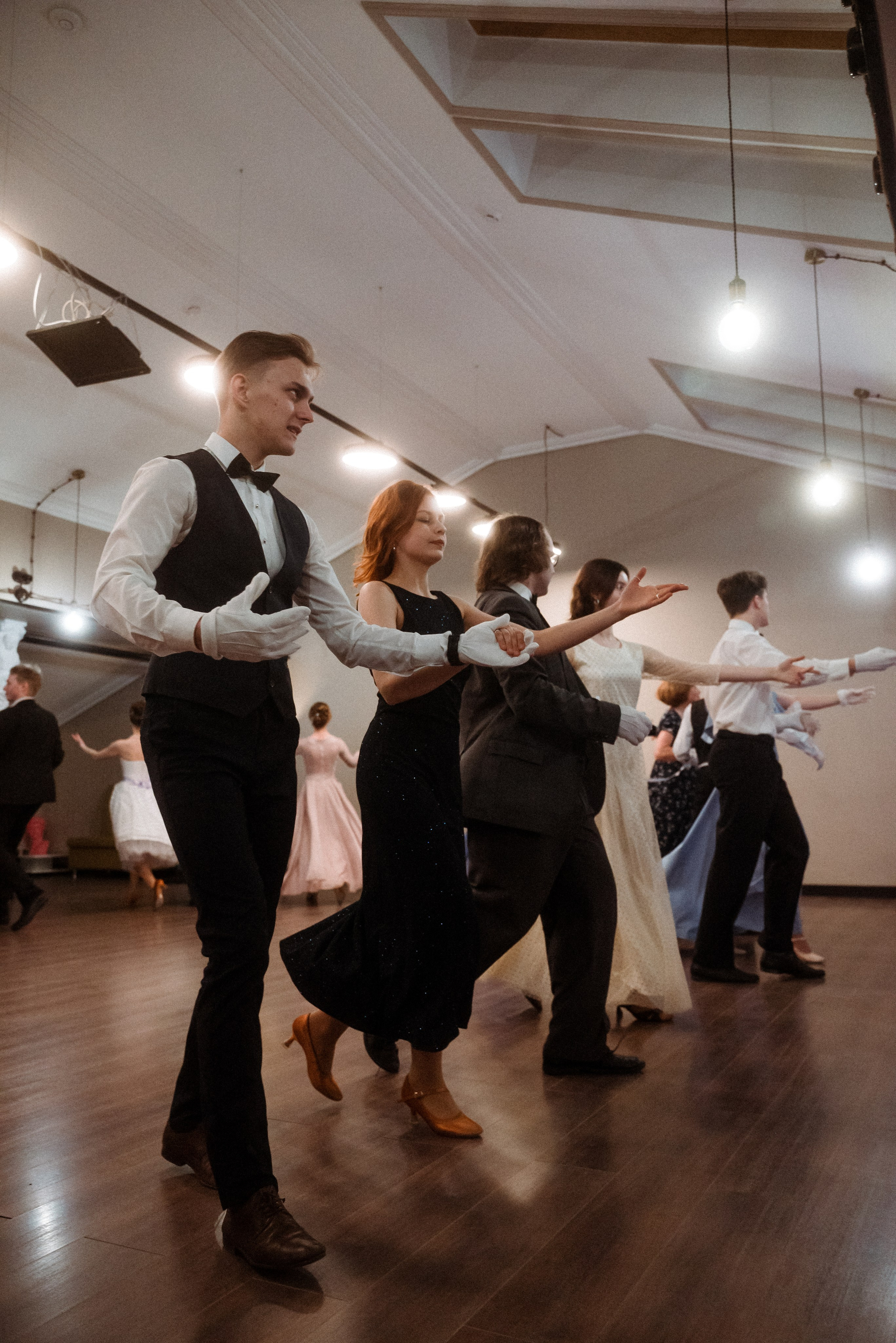 Танцевальный вечер школы «Реверанс». Портретный фотограф в СПб Степан Клеменче