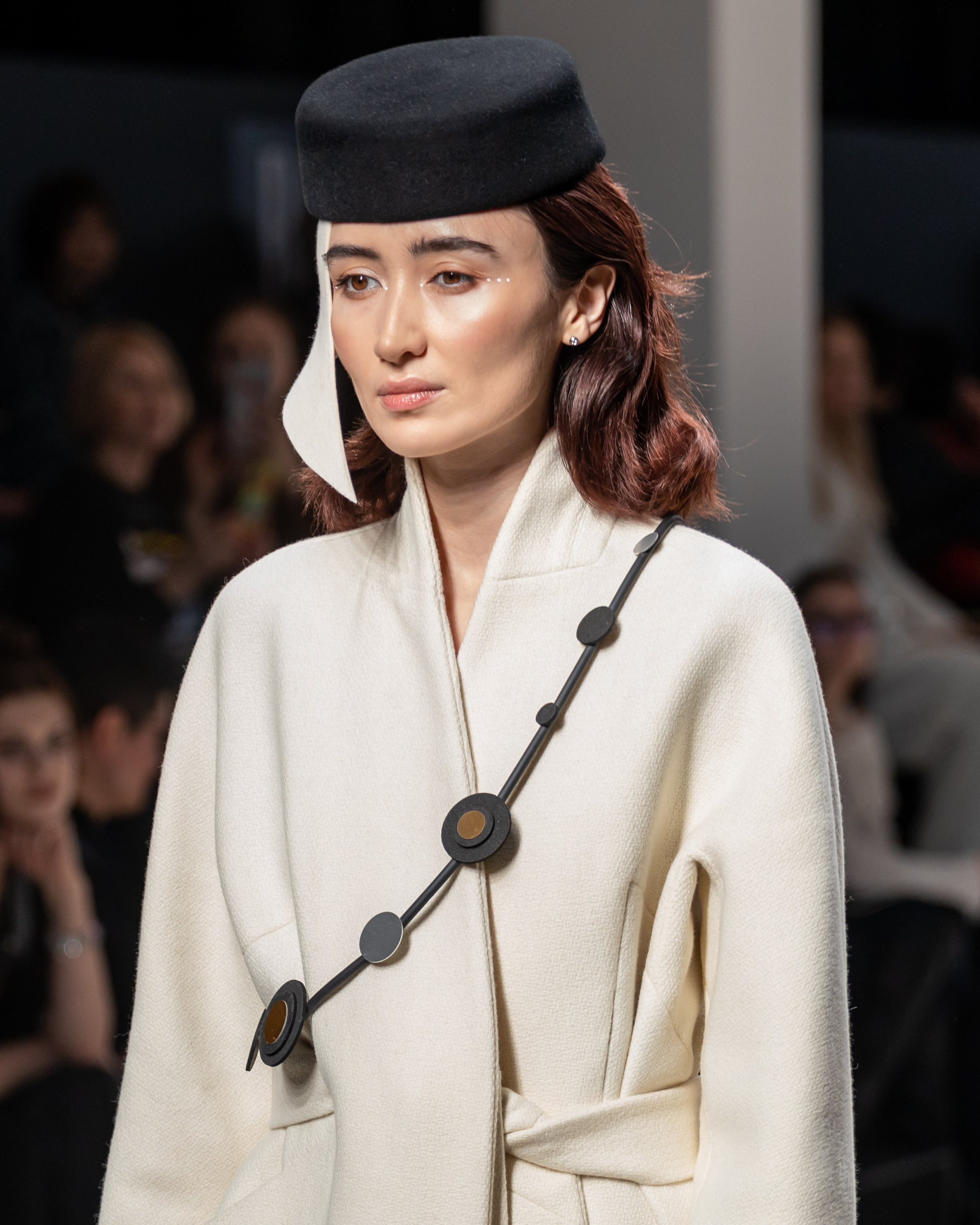 Показ коллекции Nelly Kruk (Нижний Новгород): Московская неделя моды 15 марта 2025. Фотосессии и репортаж — Фотограф в Москве — Рина Серёгина