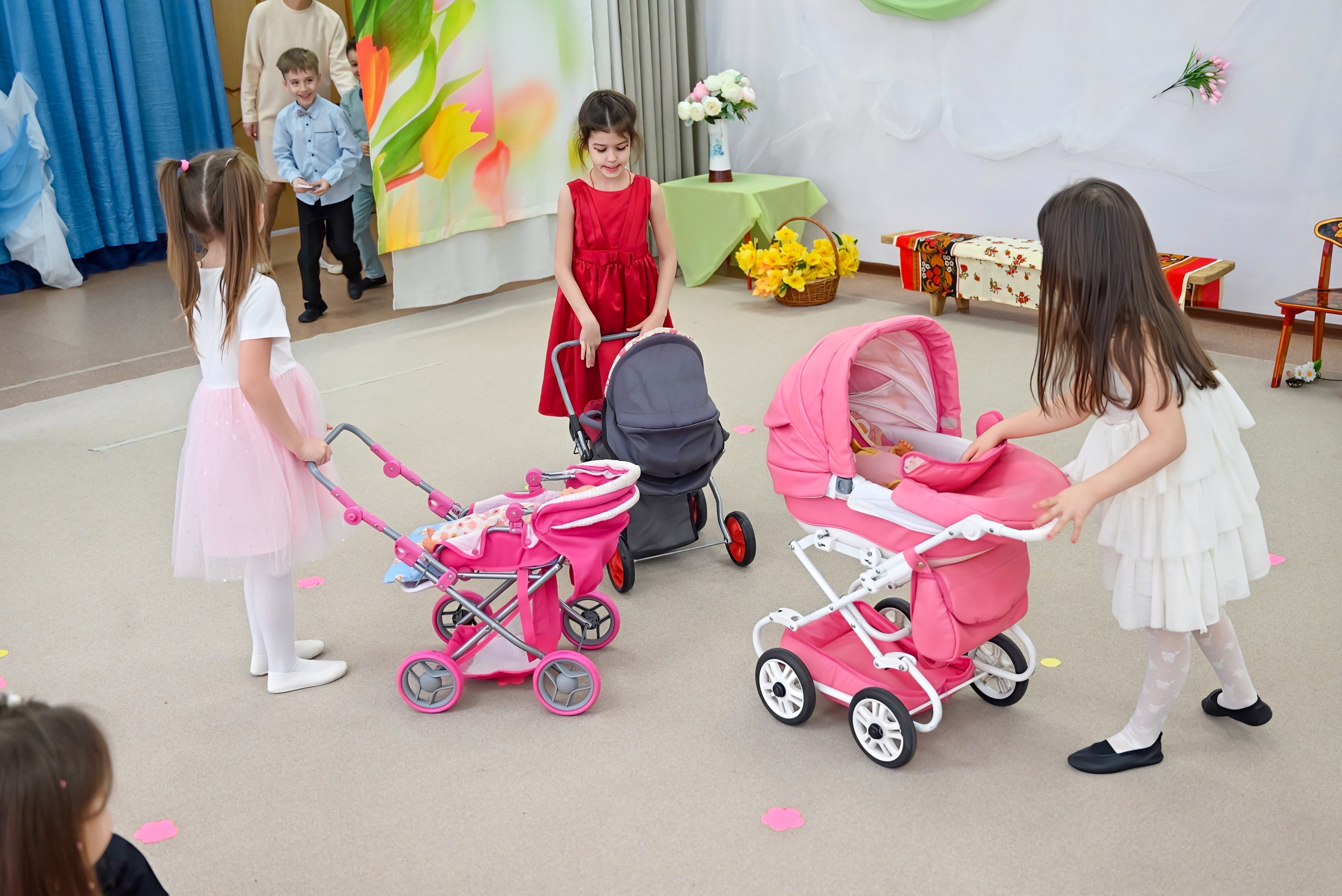 Праздник в группе Цветик семицветик. Семейный и детский фотограф Москва