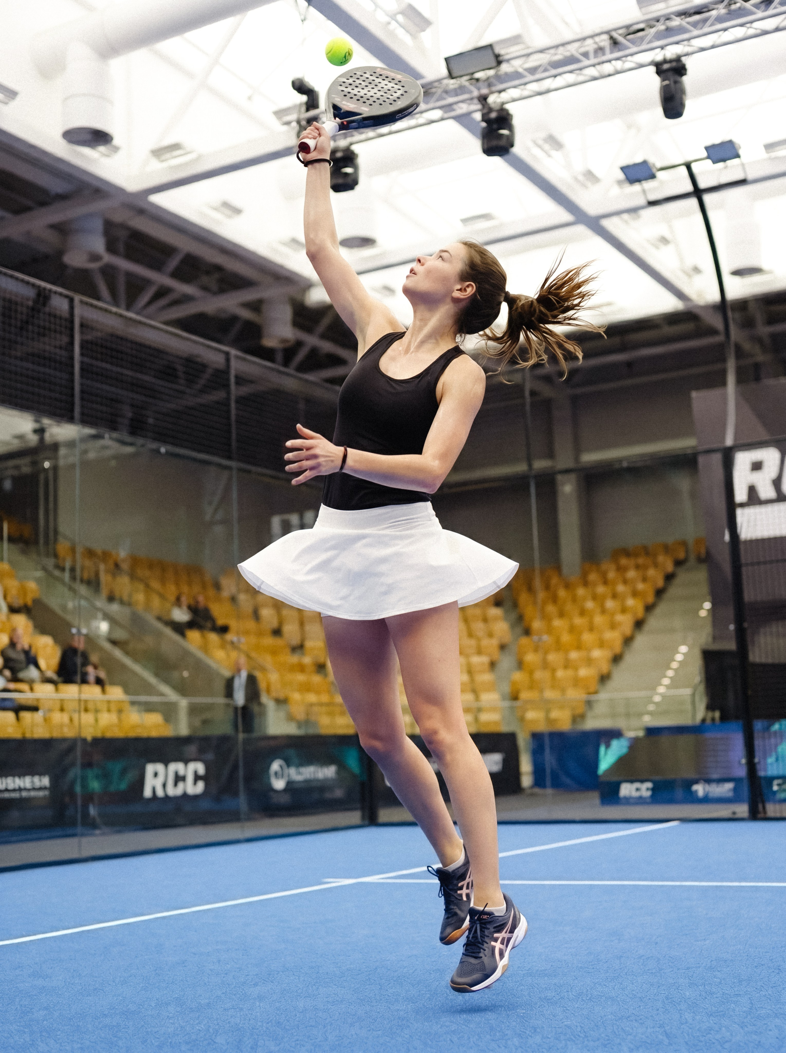 Портретная фотосессия на корте: Ульяна в Падел-арене РМК | Фотограф Екатеринбург. Фотограф Дмитрий Судаков — Свадебная и репортажная съемка в Екатеринбурге и Москве