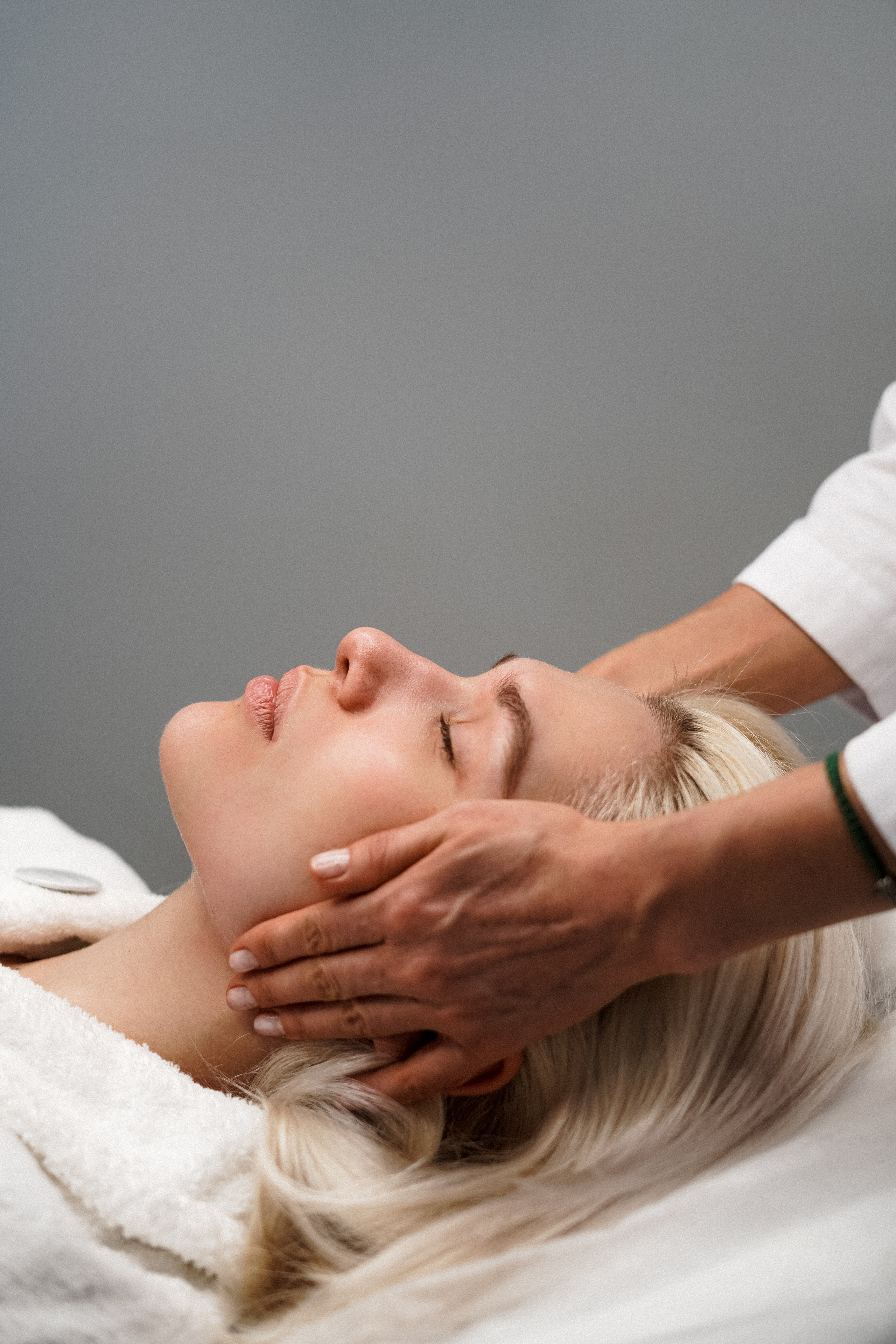 Косметология Vesna. VISUAL ARTIST · KRONGAUZ ANASTASIA