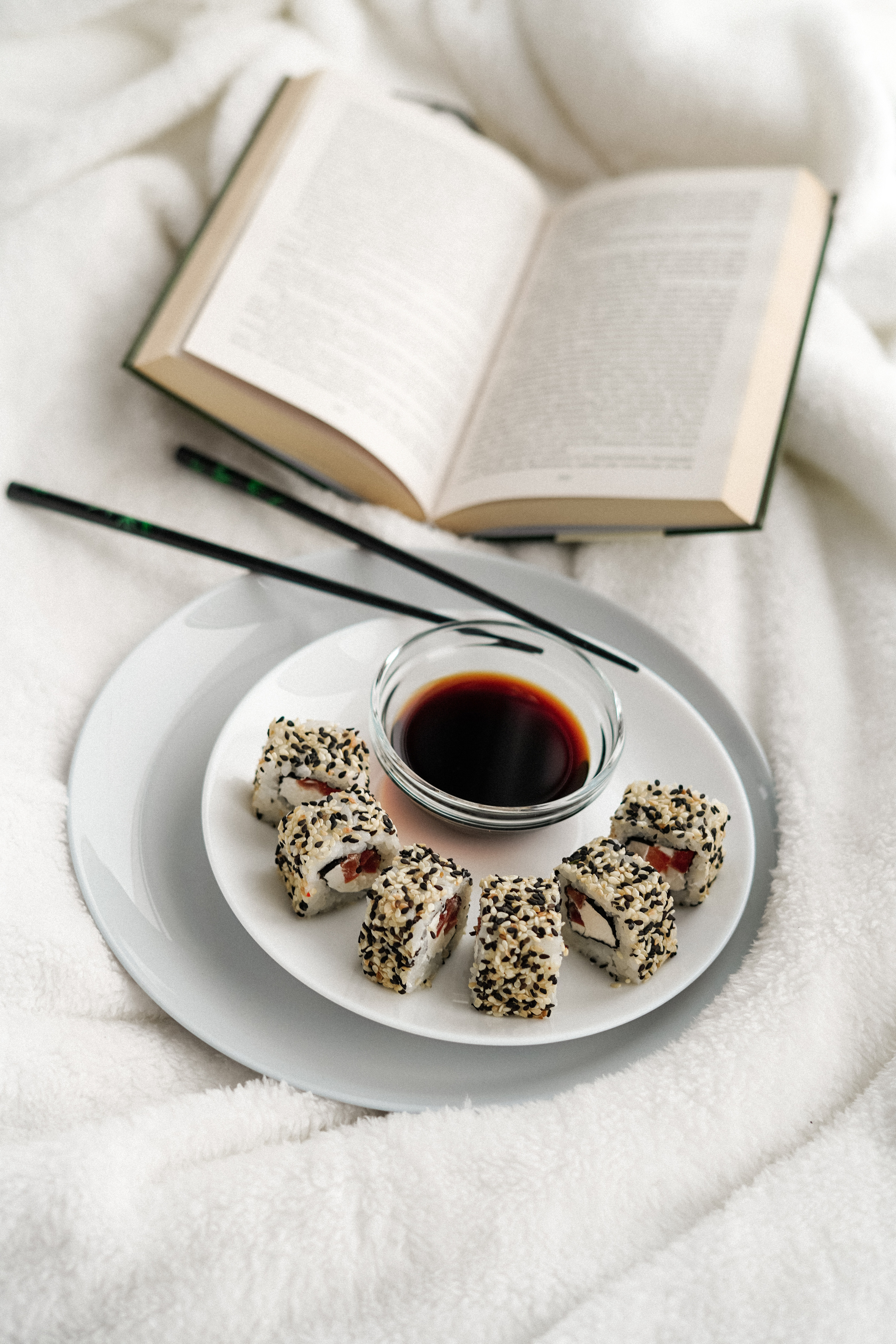 Доставка суши Stereo sushi. VISUAL ARTIST · KRONGAUZ ANASTASIA