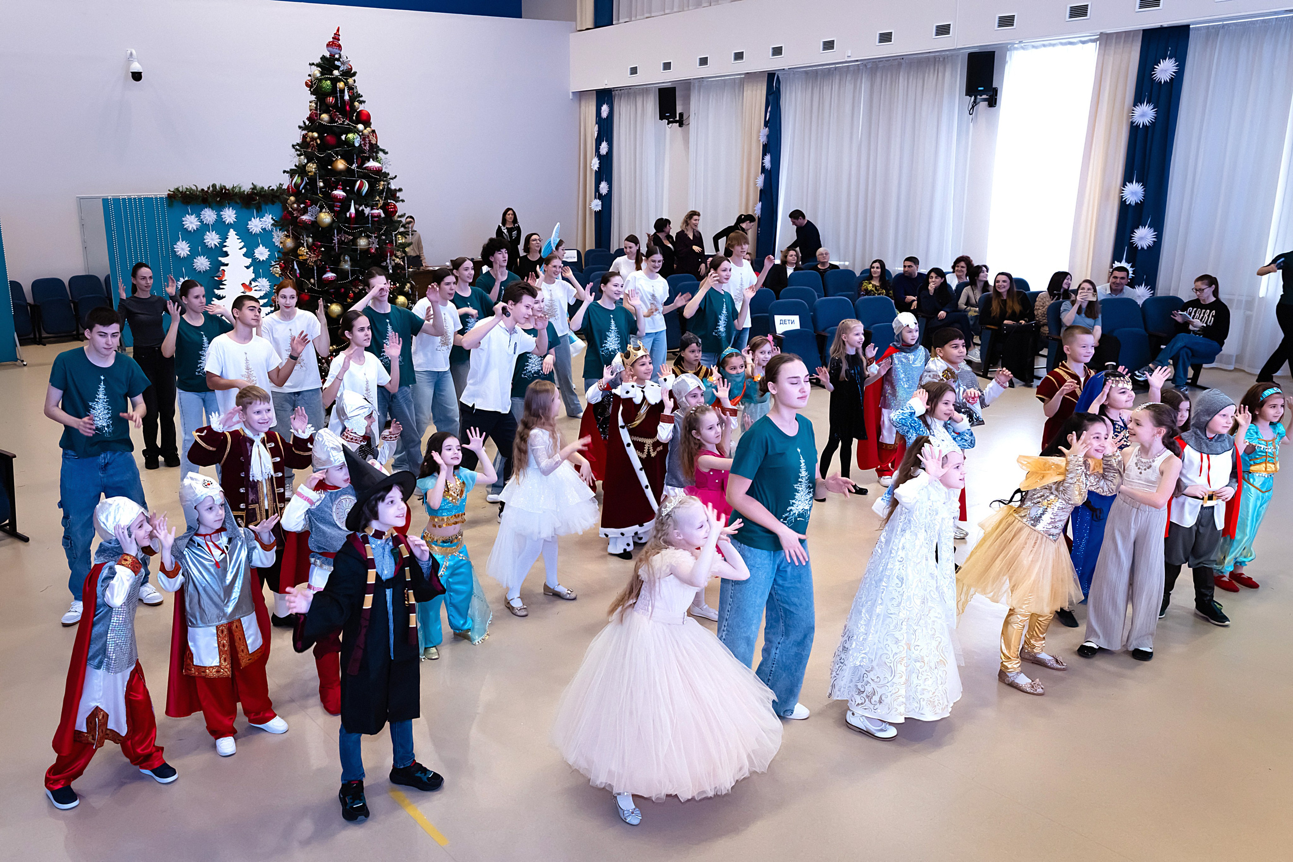 Новогодний праздник 1 В класс! Гимназия № 23. Фотограф и Видеограф в Краснодаре Юлия Солодченко