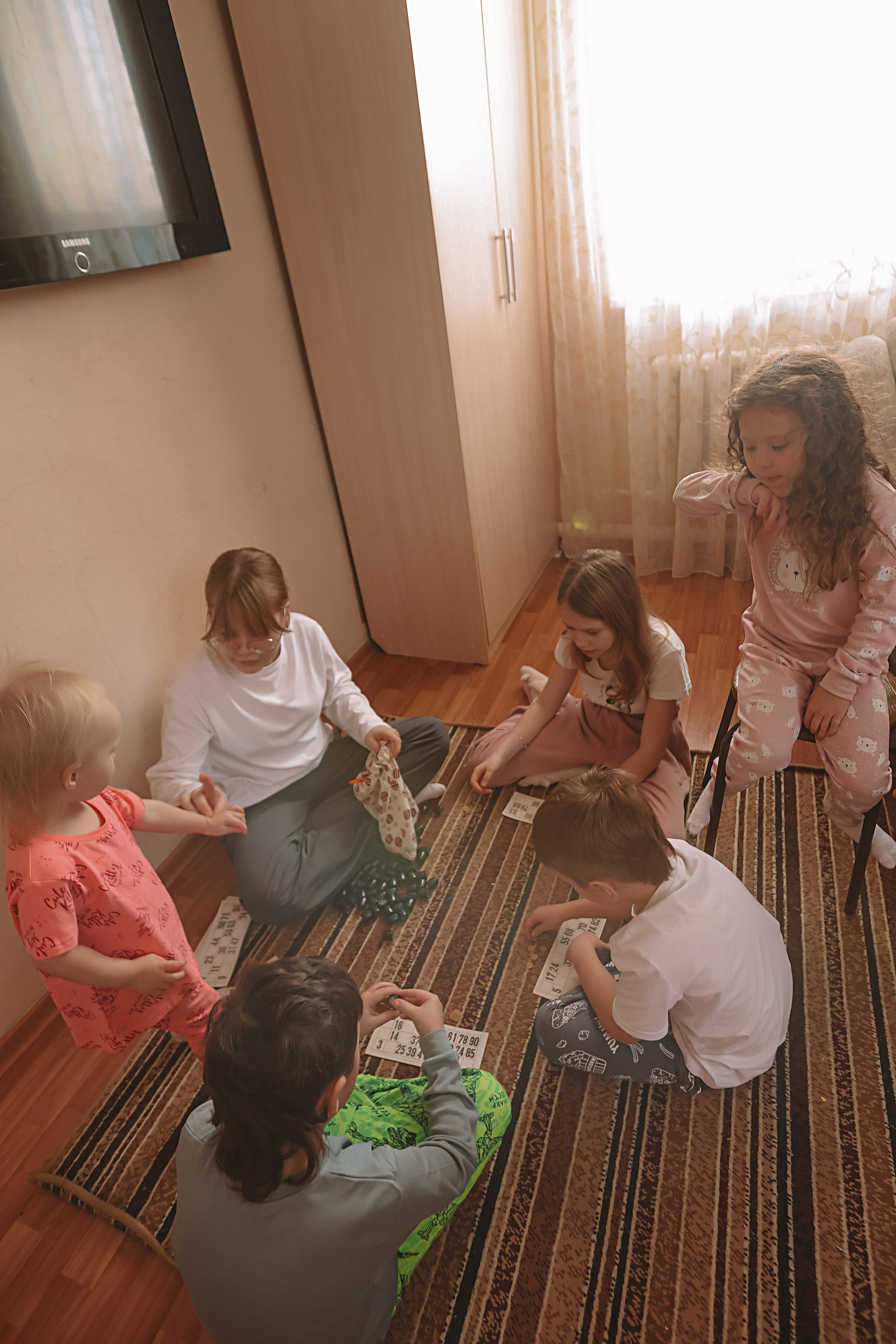 Большая семья репортаж. Семейный фотограф Тюмень, фотограф на роды Салмина Мария