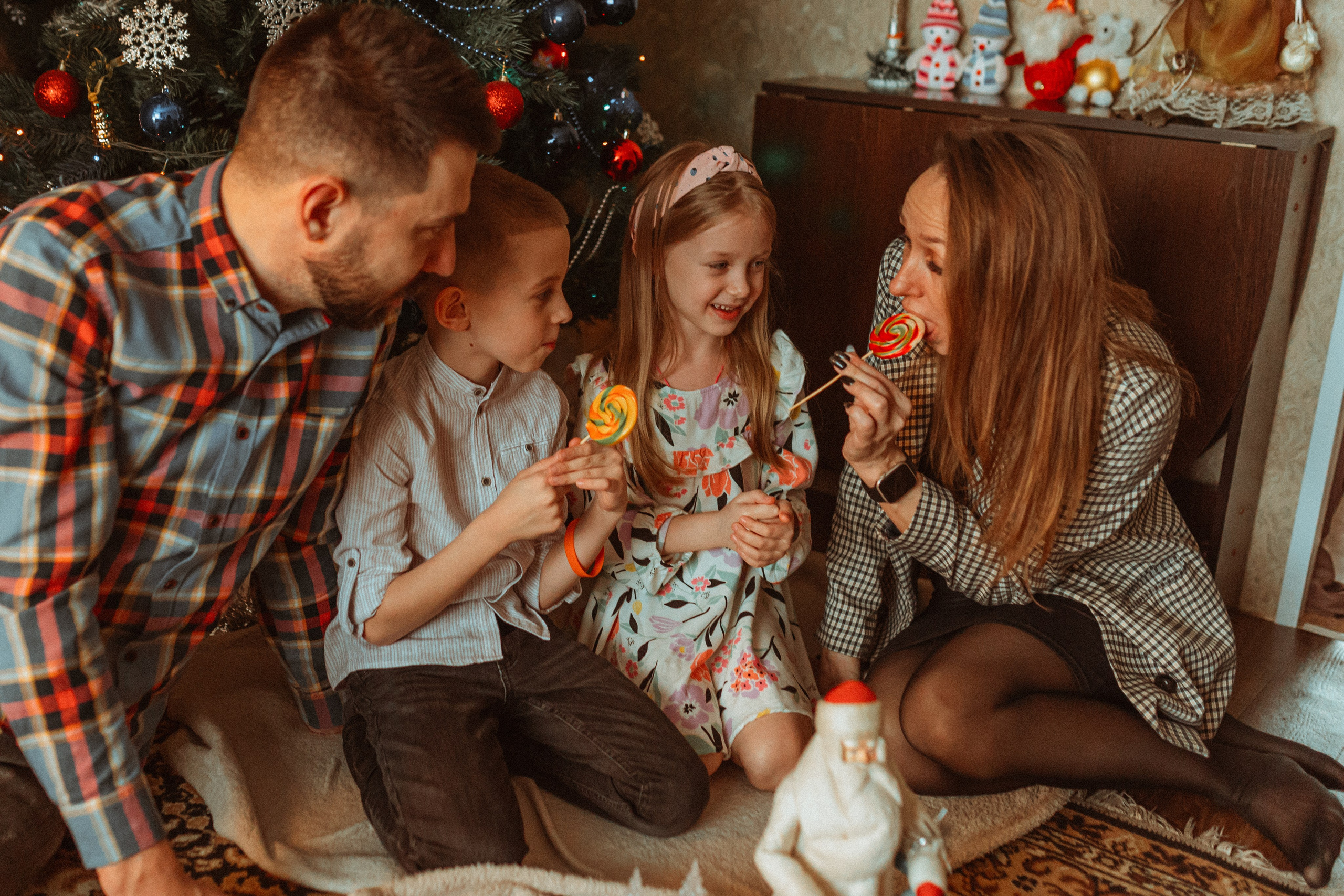 Марина с семьей. Семейный фотограф lifestyle в Новосибирске Елена Шпилевая
