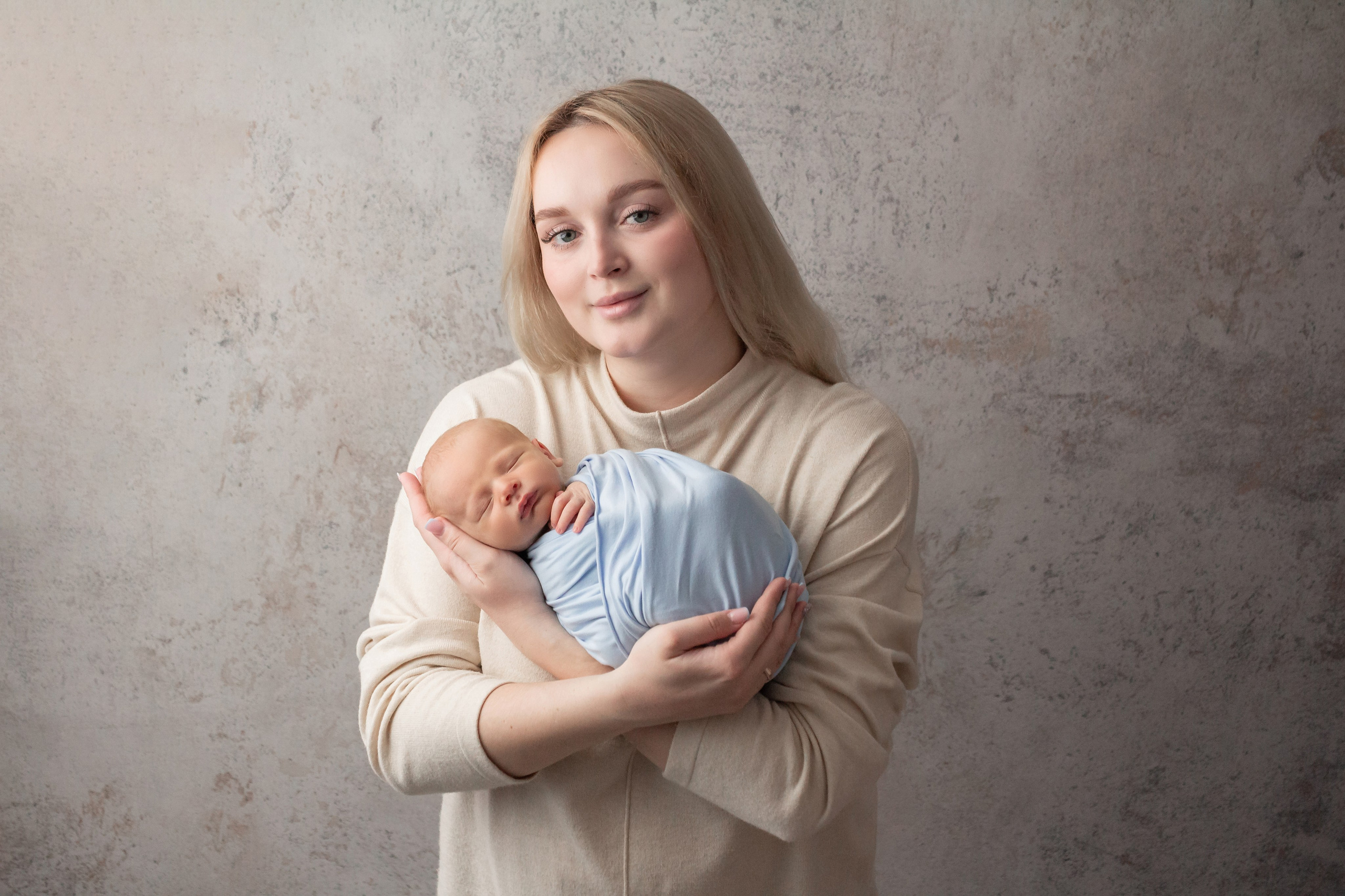 Кадры малыша с родителями. Фотограф новорождённых Анапа Елена Кушнарь