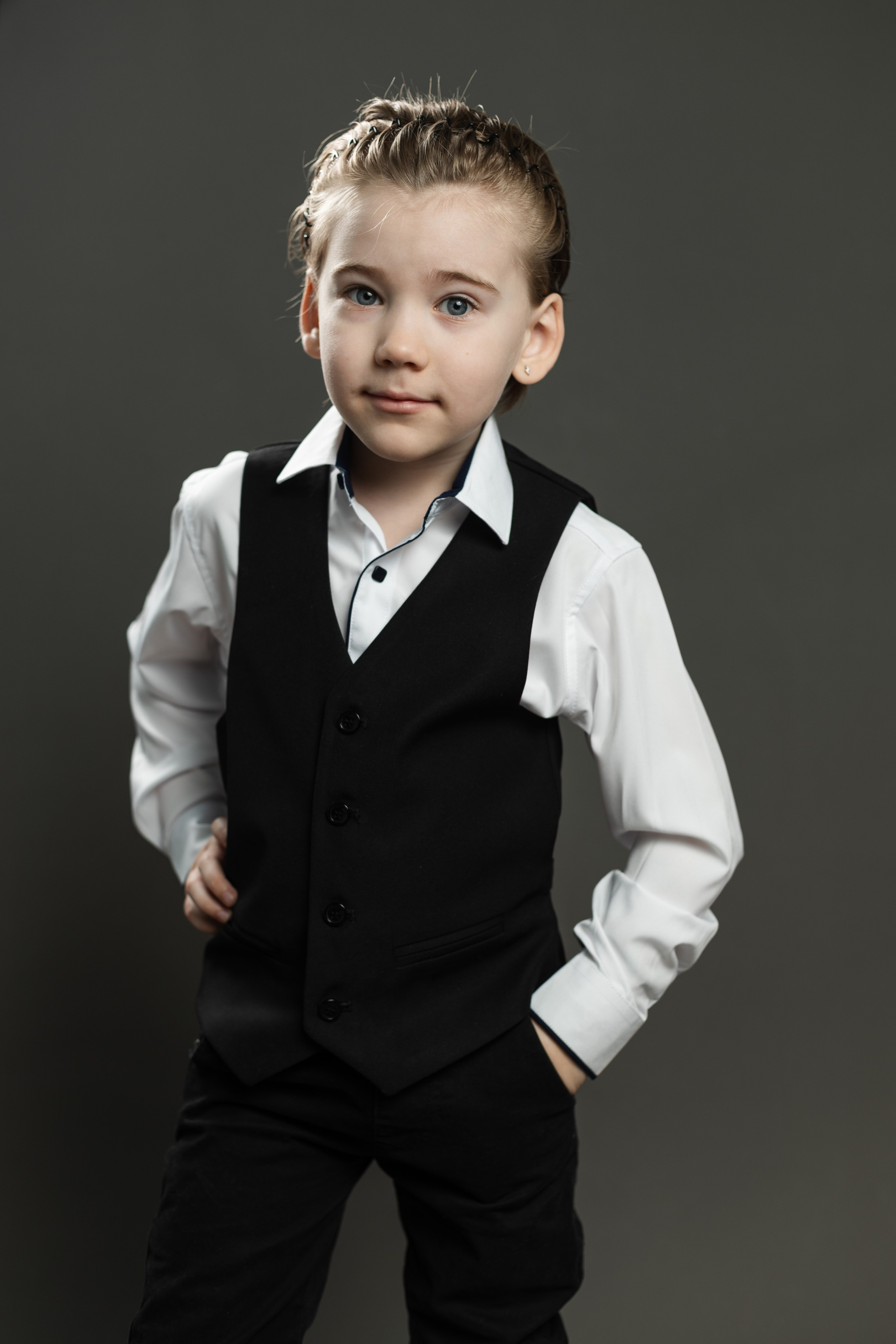 Примеры фото. Выпускные альбомы в Екатеринбурге/ Арамиль/ Сысерть по низким ценам