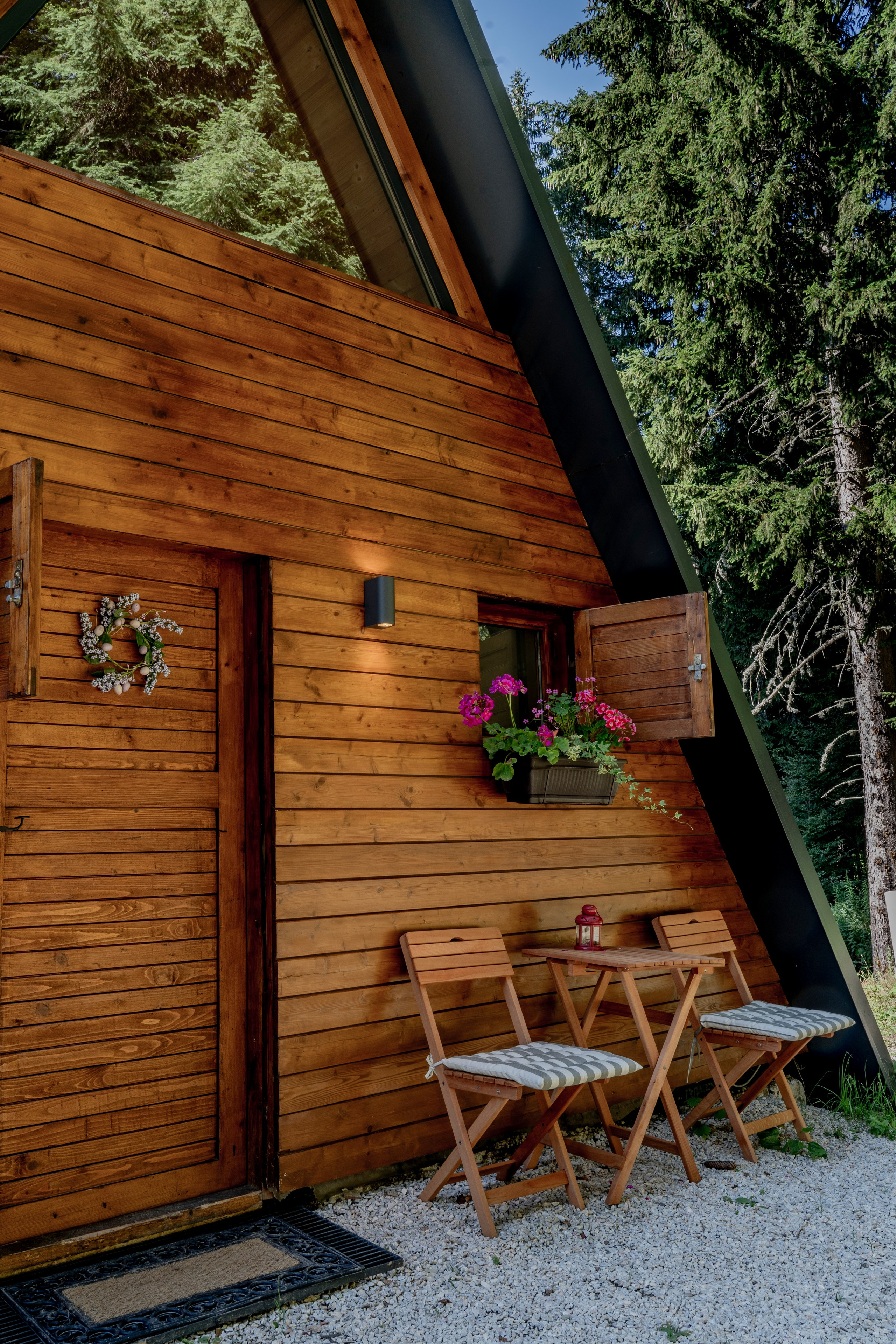 Viktorija Chalet. Photographer Liana Sudets Serbia Kopaonik Brzece Brus