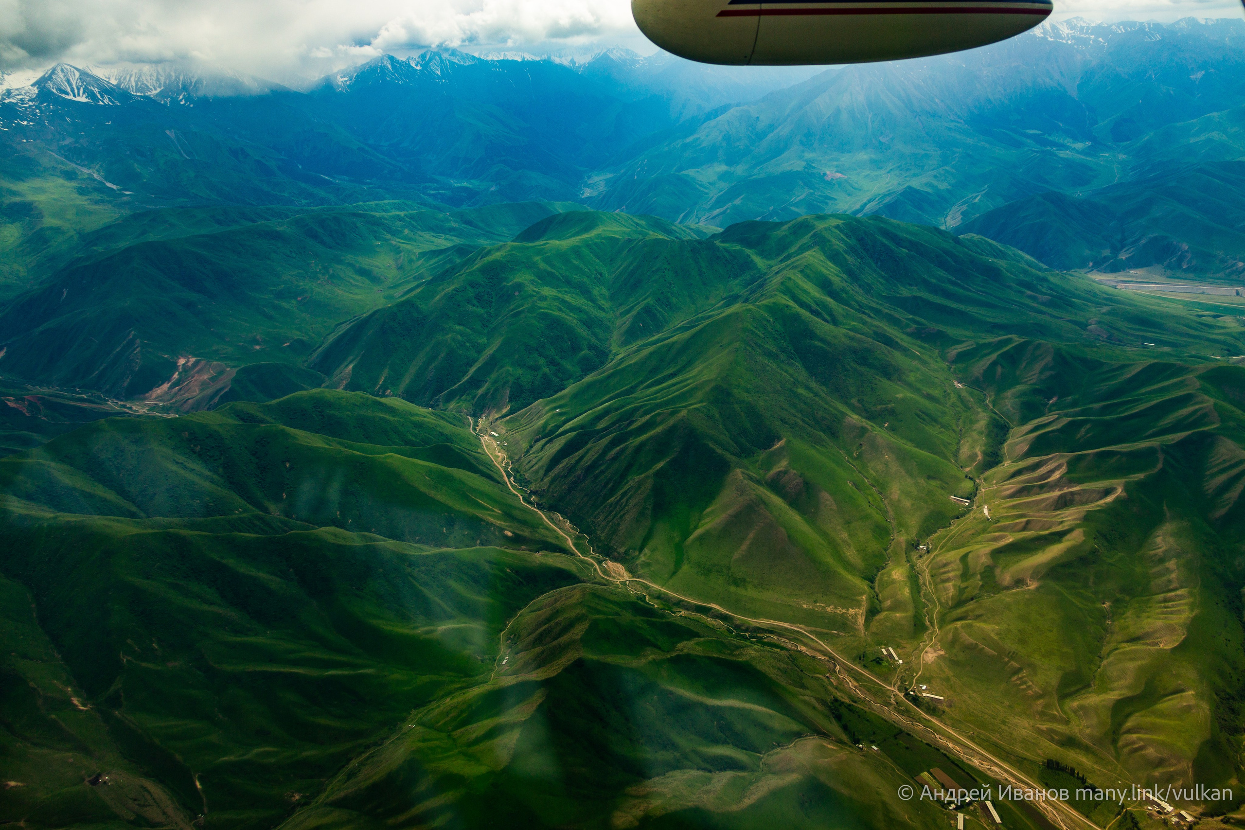 Полёт на Иссык-Куль — конференция Кругосветчиков (2025г). Фотоальбом показывающий увлекательный мир авиации и мир медведей Андрея Иванова
