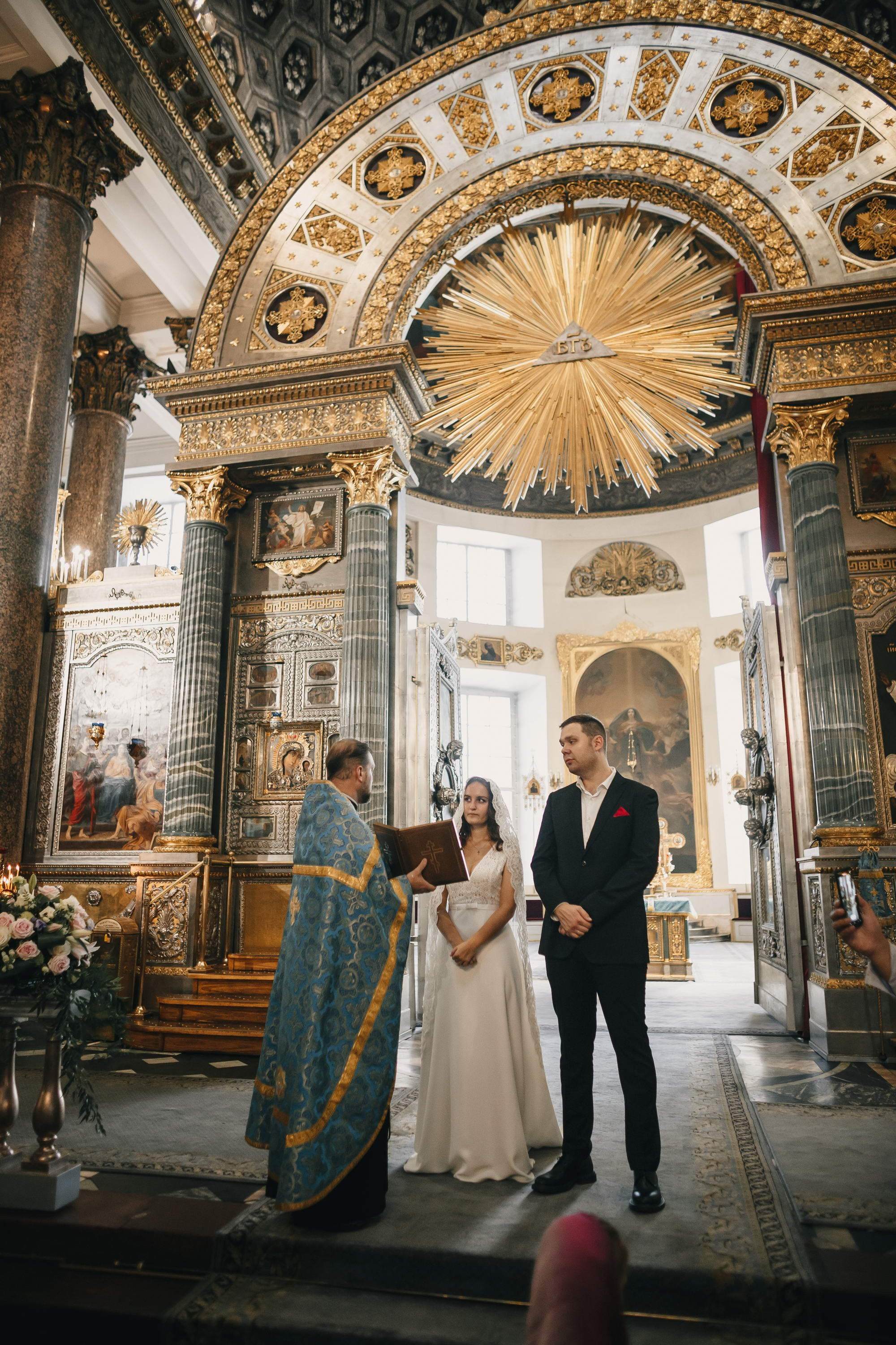 Венчание интернациональное. Свадебный фотограф Игорь Брундасов 8PHOTO на свадьбу венчание загс СПб
