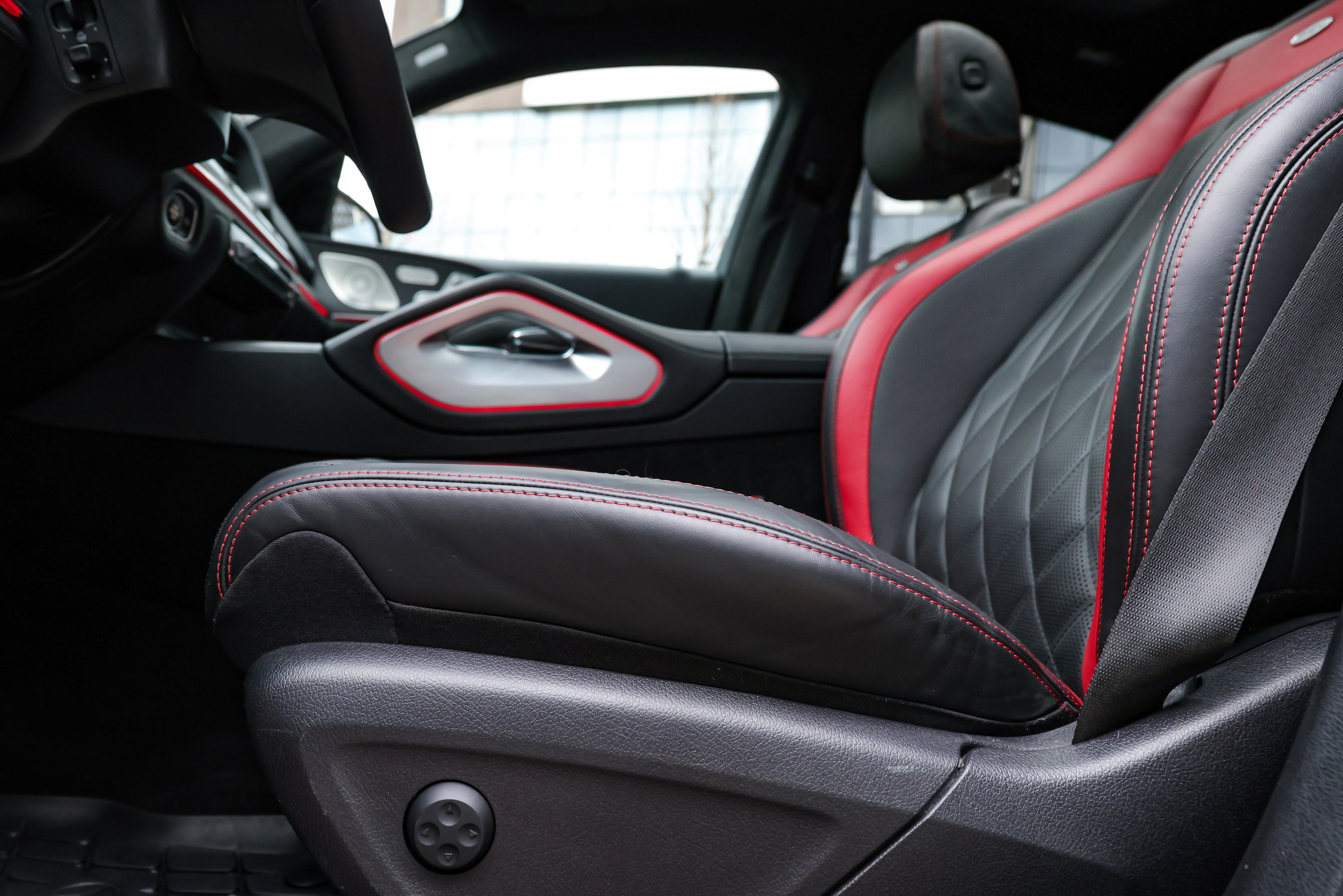 2021 MERCEDES GLE. Mixturecaptures