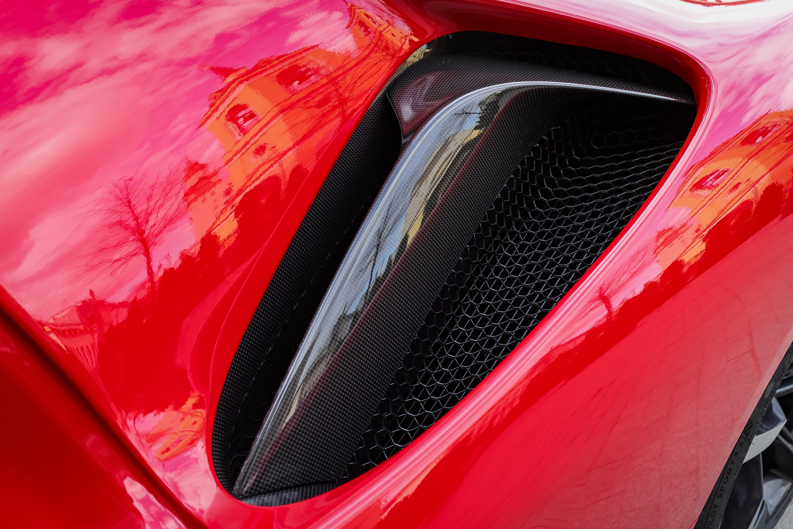 FERRARI SF90 STRADALE. Mixturecaptures