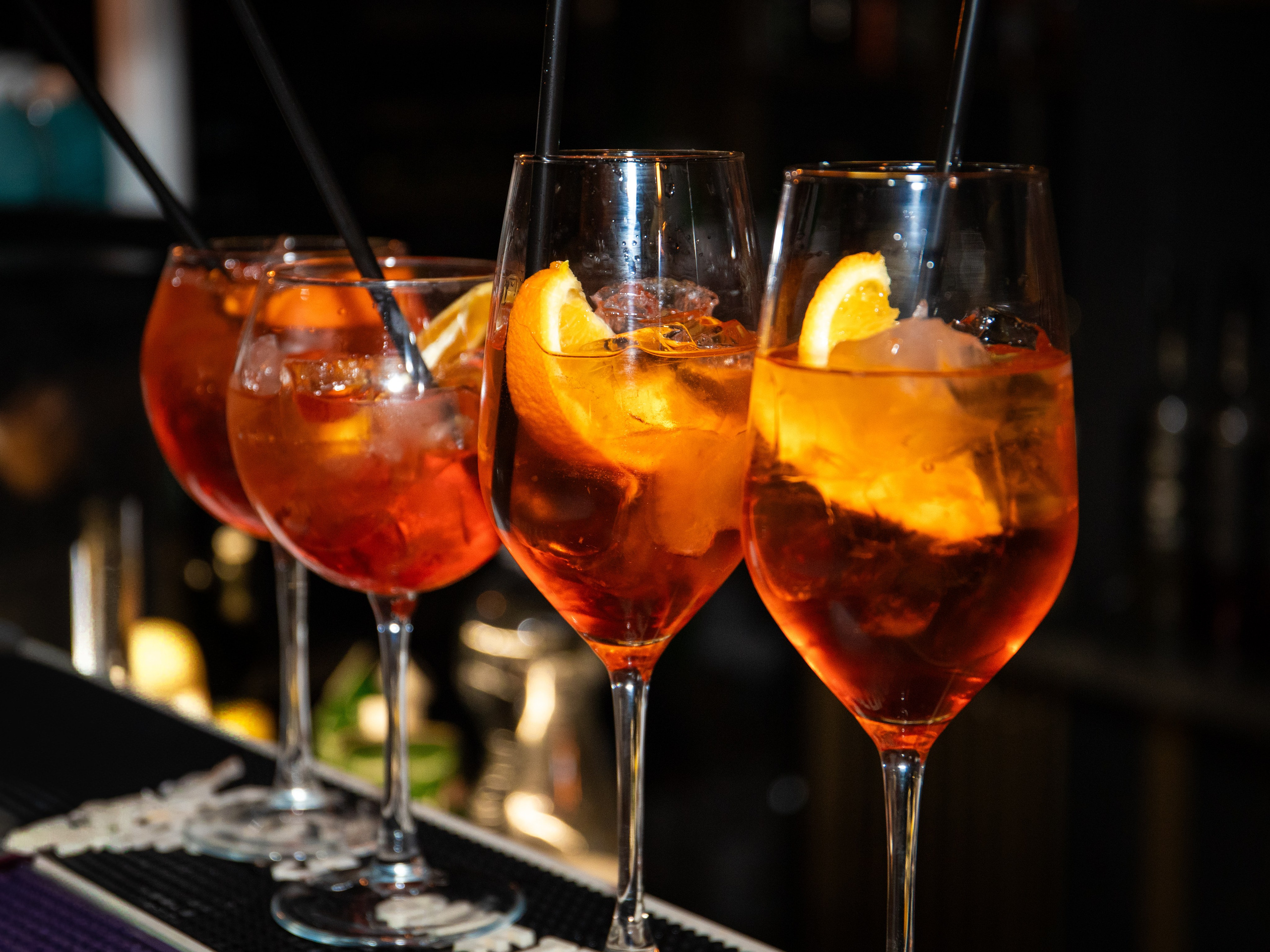 Репортажка из кальян-бара. Свадебный и семейный фотограф в Москве Мила Широких