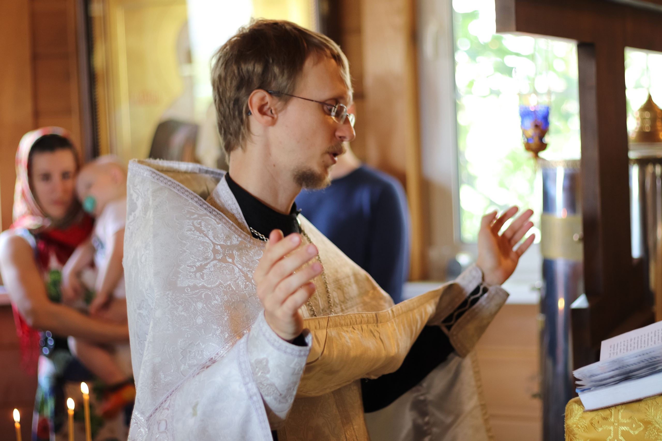 Крещение в храме Жён-Мироносиц в Марьино, базовая цветокоррекция. Фотограф на крещение/венчание