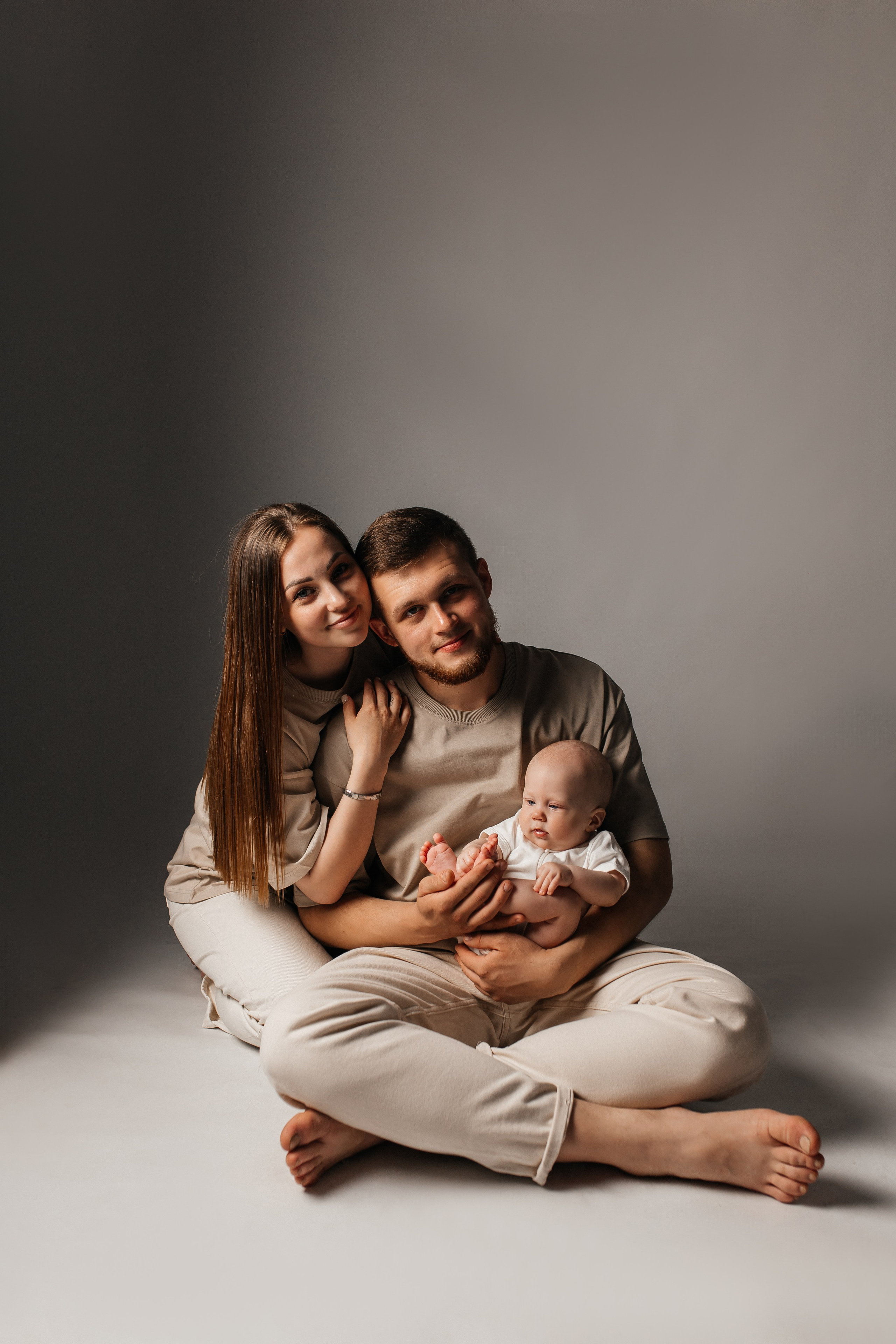 Семейная в студии. Семейный фотограф Клименко Дарья в станице Ленинградская