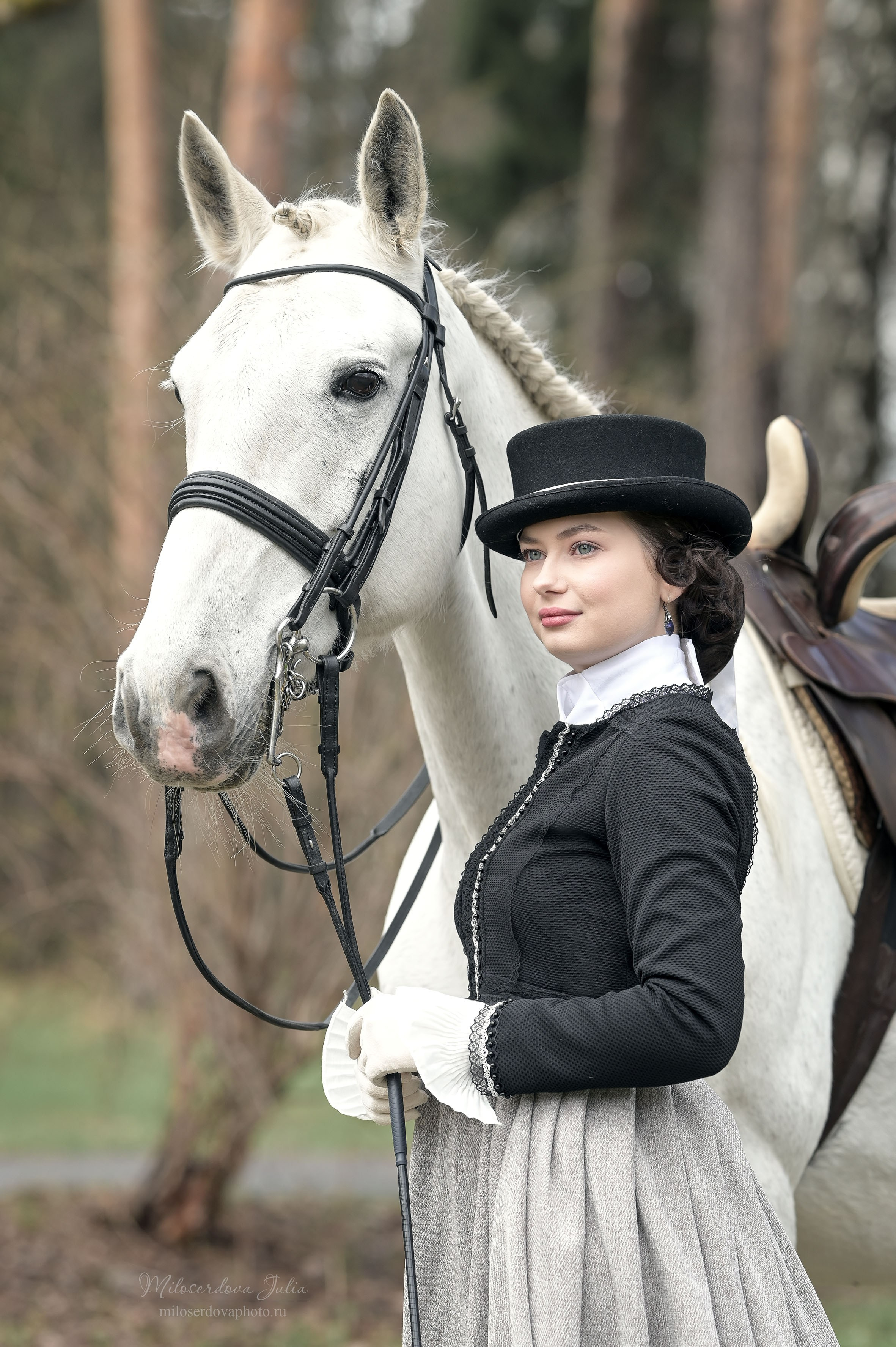 Дамская верховая езда. Фотограф Юлия Милосердова