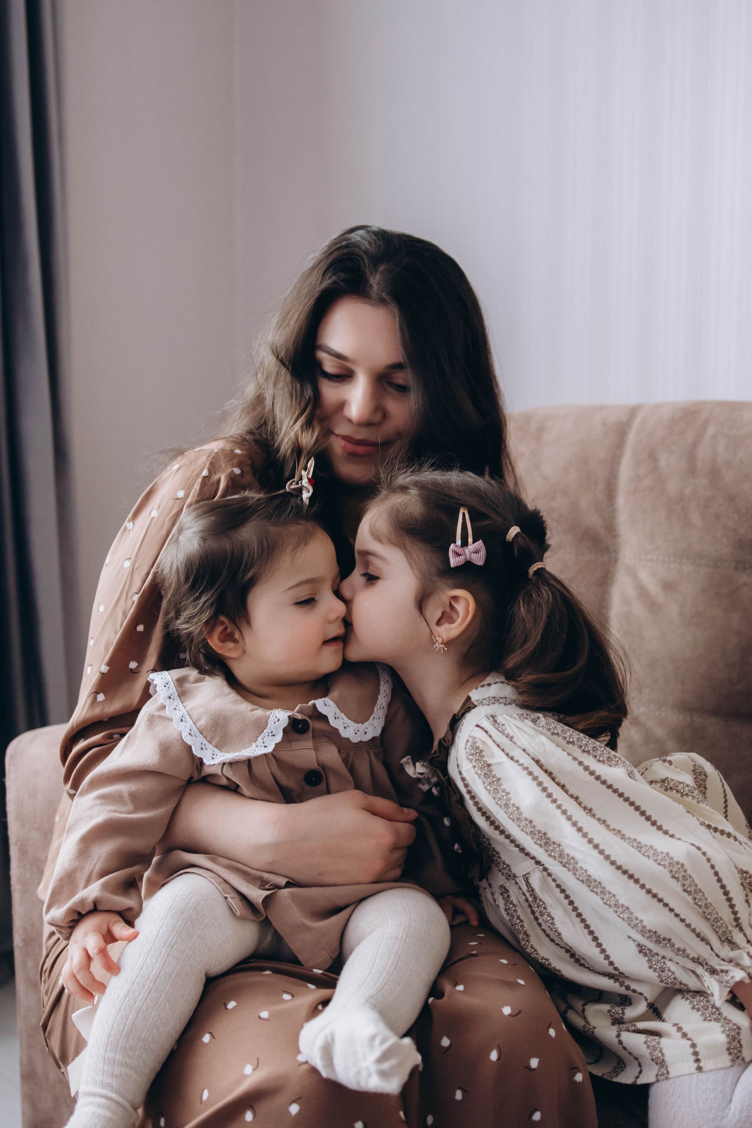 Дженнет с дочками)