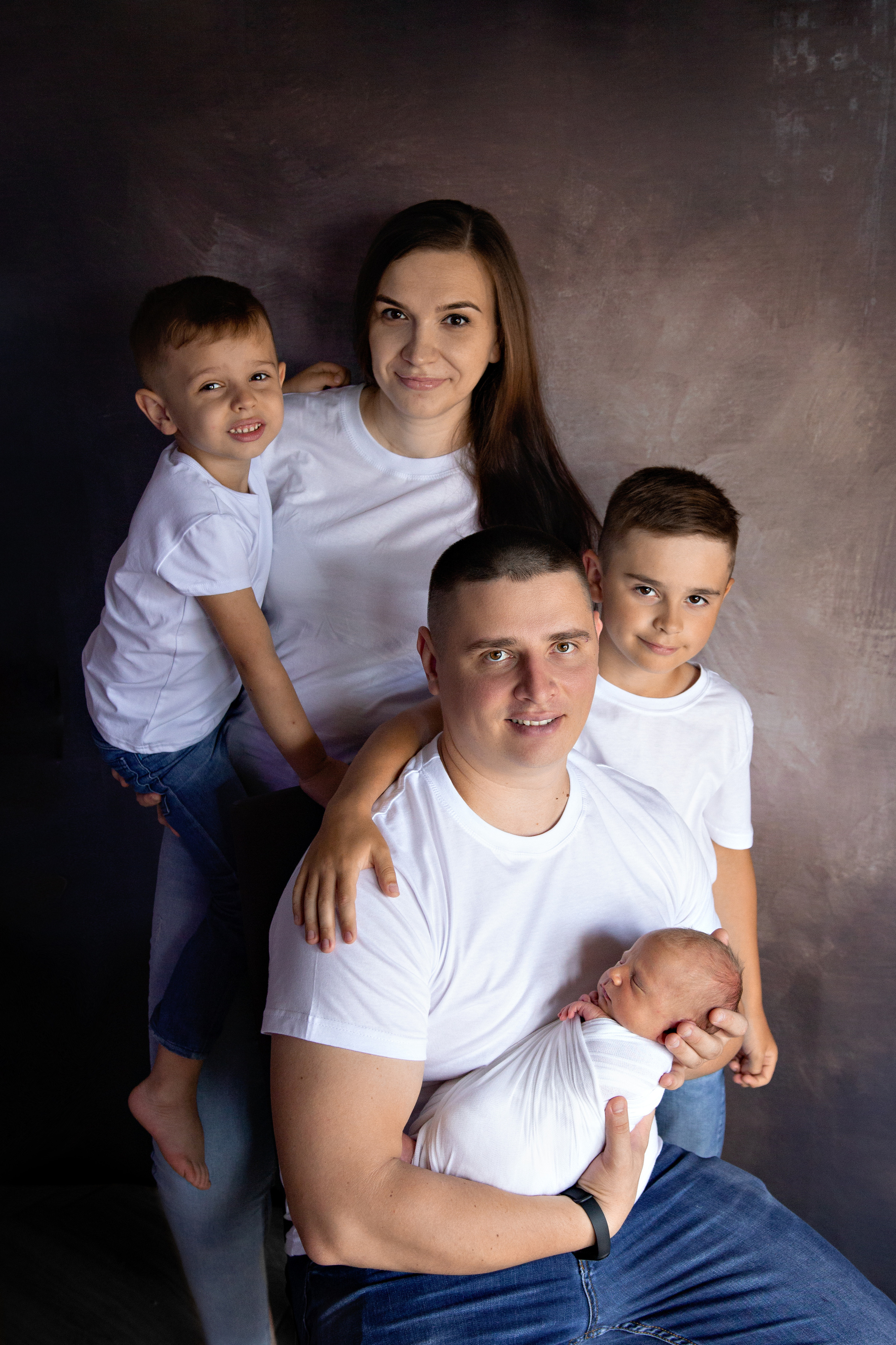 Максим, семейная фотосессия. Фотограф беременности и ньюборн в Ростове-на-Дону