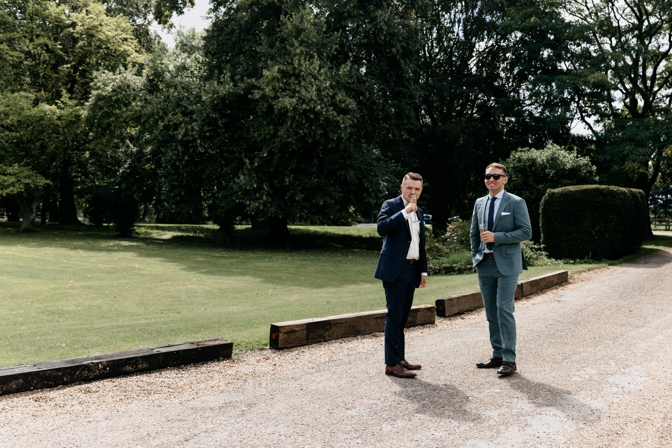 Ana & Tom Wedding at Notley Abbey. Moments Catchers — Wedding Photography & Video Duo in London