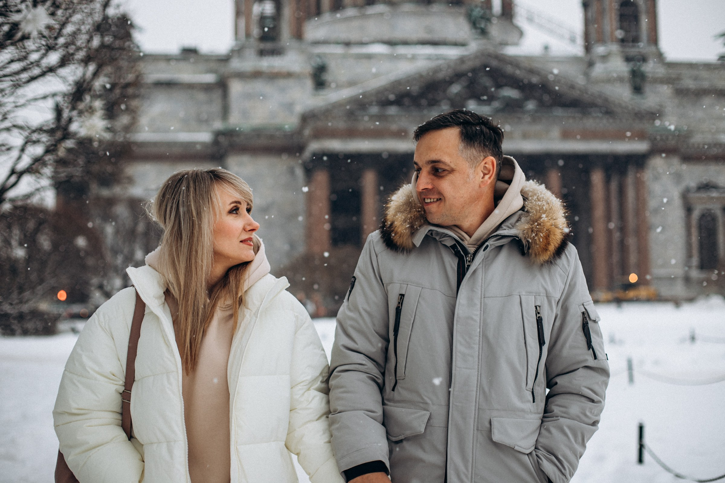 Сергей и Алёна в декабре. Фотопрогулка в Петербурге. Индивидуальный и семейный фотограф в Санкт-Петербурге