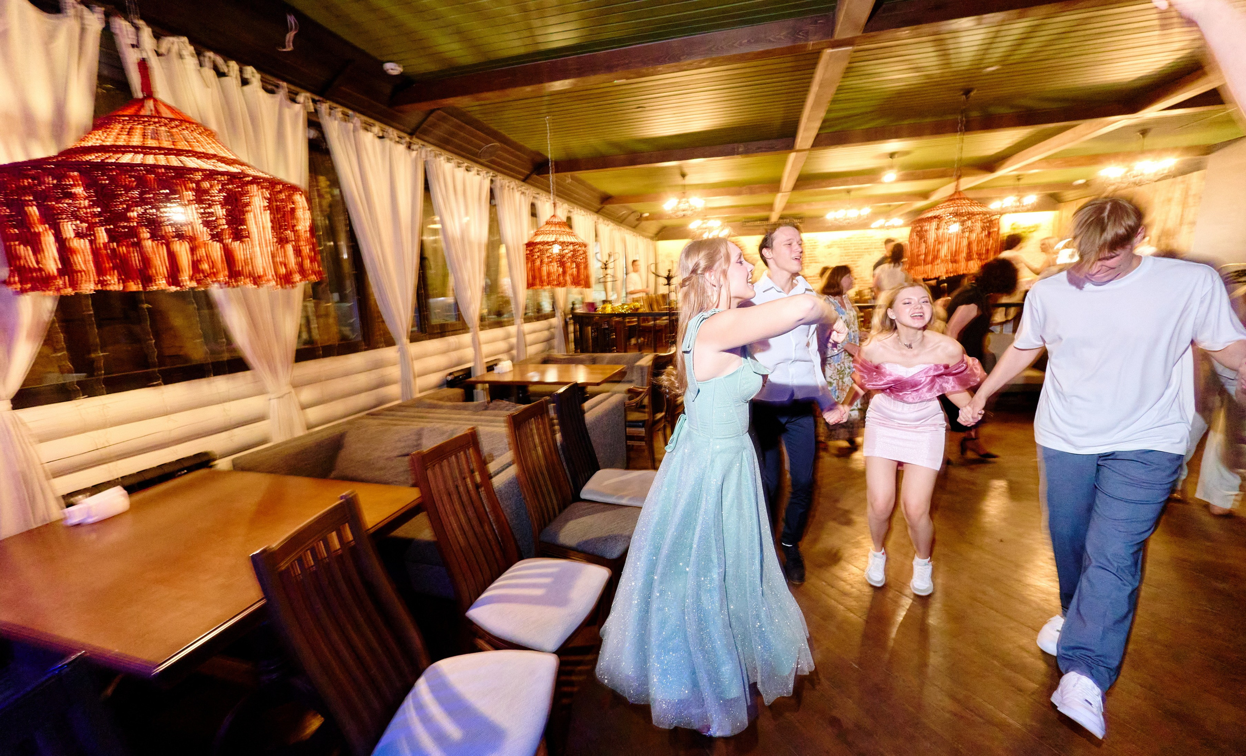 Выпускной 35 Сош. Фотограф Выпускные альбомы Таганрог Сергей Коробченко