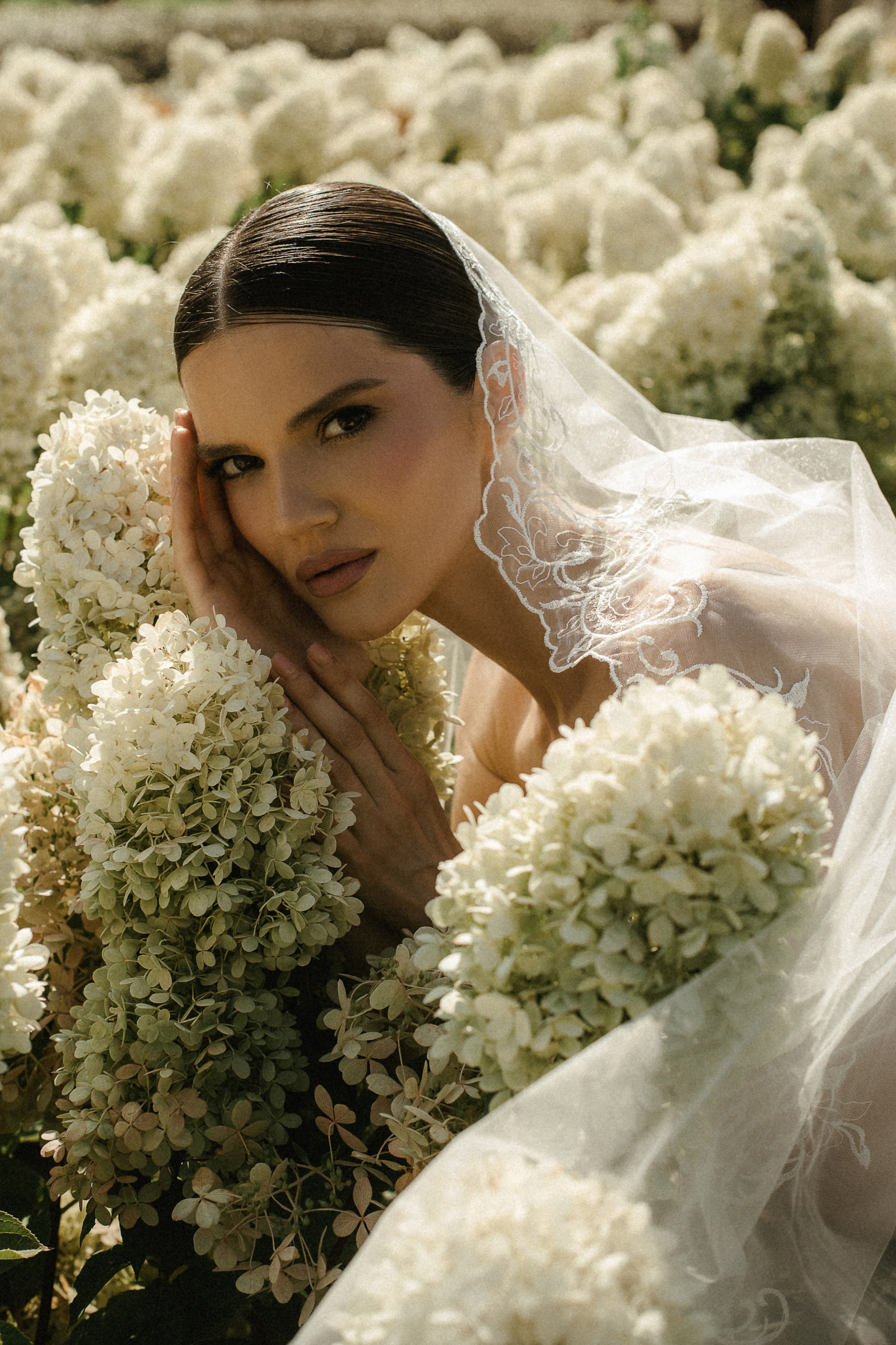 Нежное утро невесты в парке. Свадебный фотограф в Краснодаре и по всему ЮФО и Миру Ольга Гусева