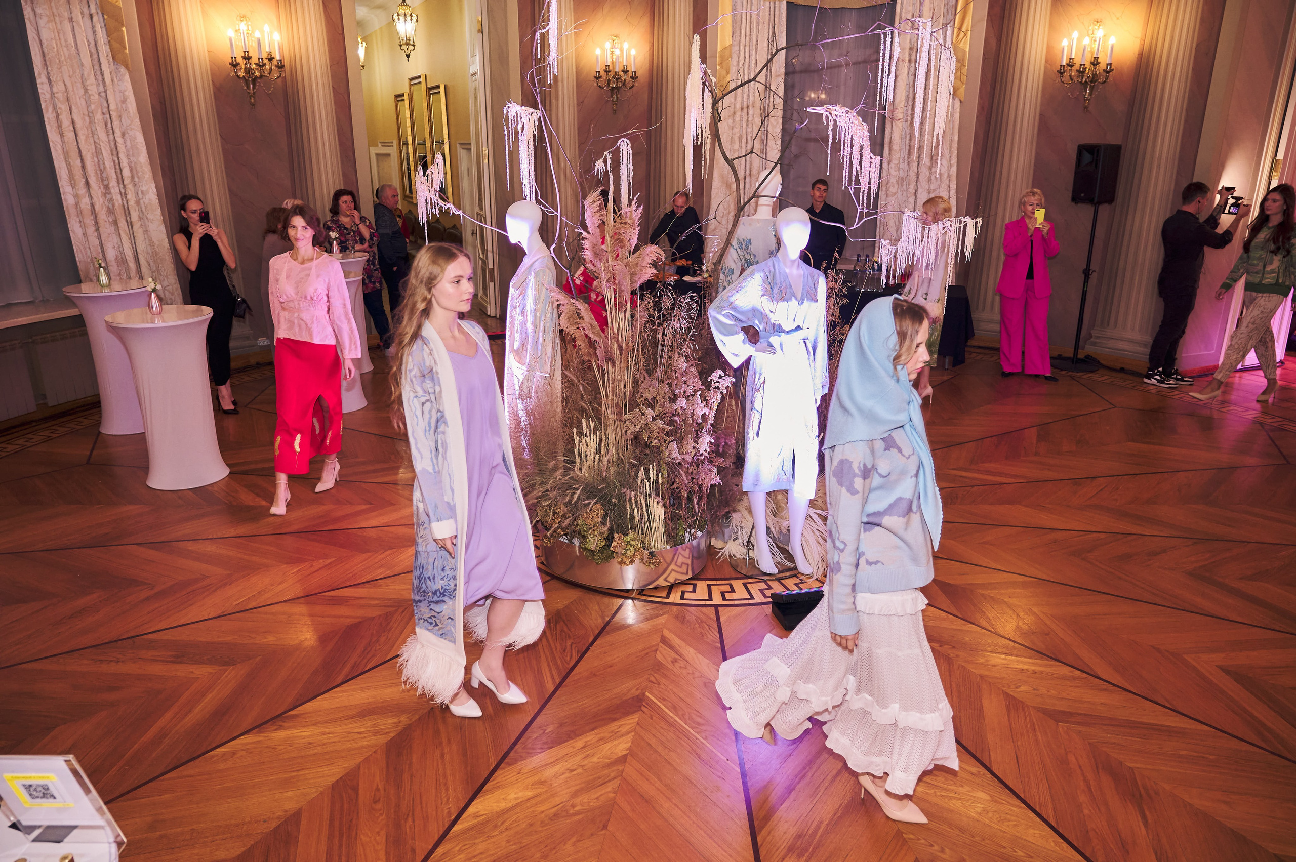 21.09.22 Люблино — Показ коллекции платьев. Никита Хохловский фото и видео продакшн