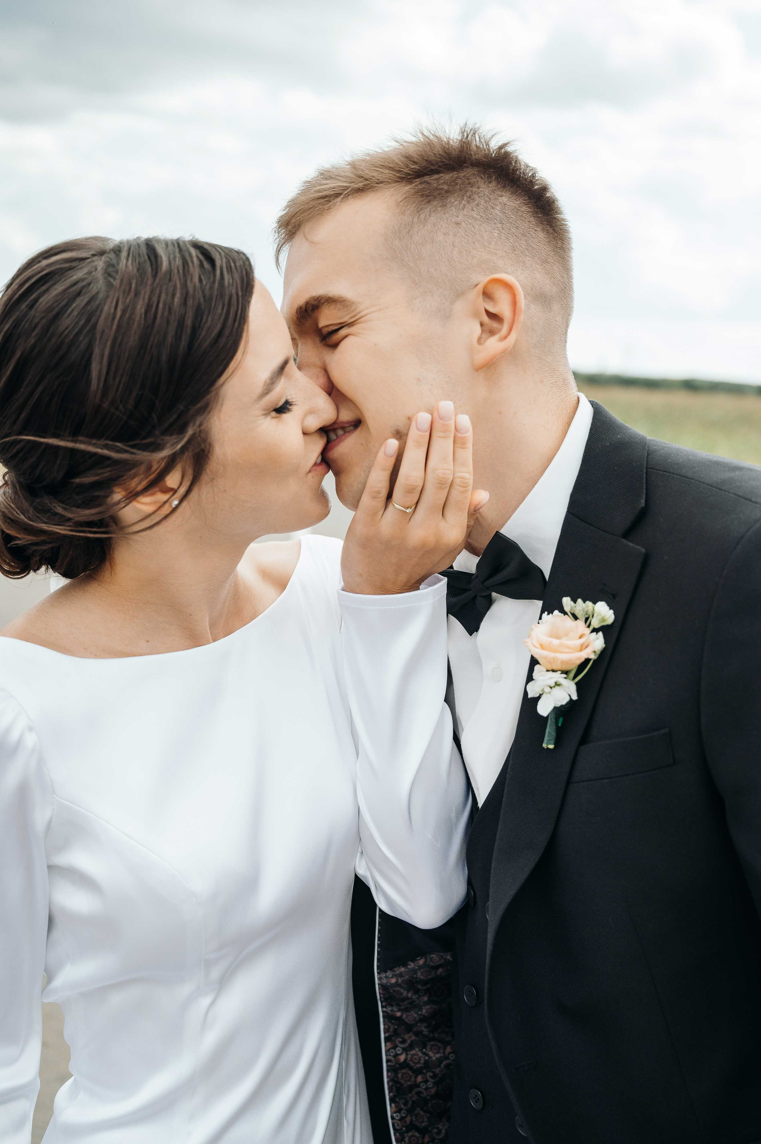 Совместные сборы в отеле. Свадебный и семейный фотограф в Котласе Никита Попов