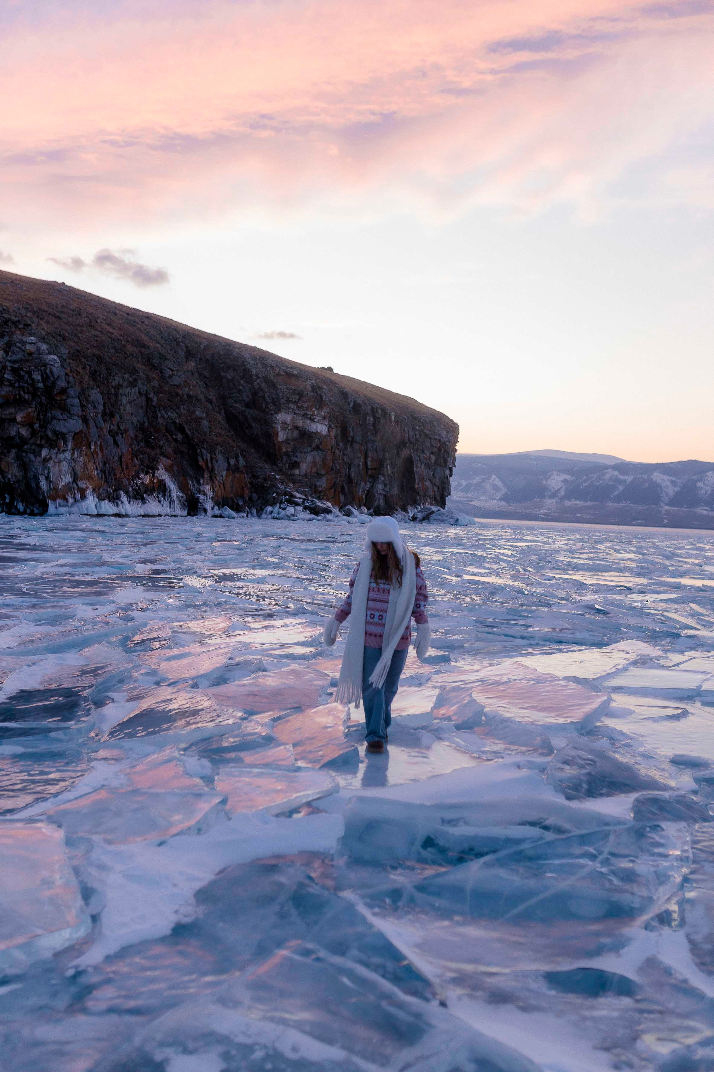 Весь день на льду. Фотограф Ольхон, Регина