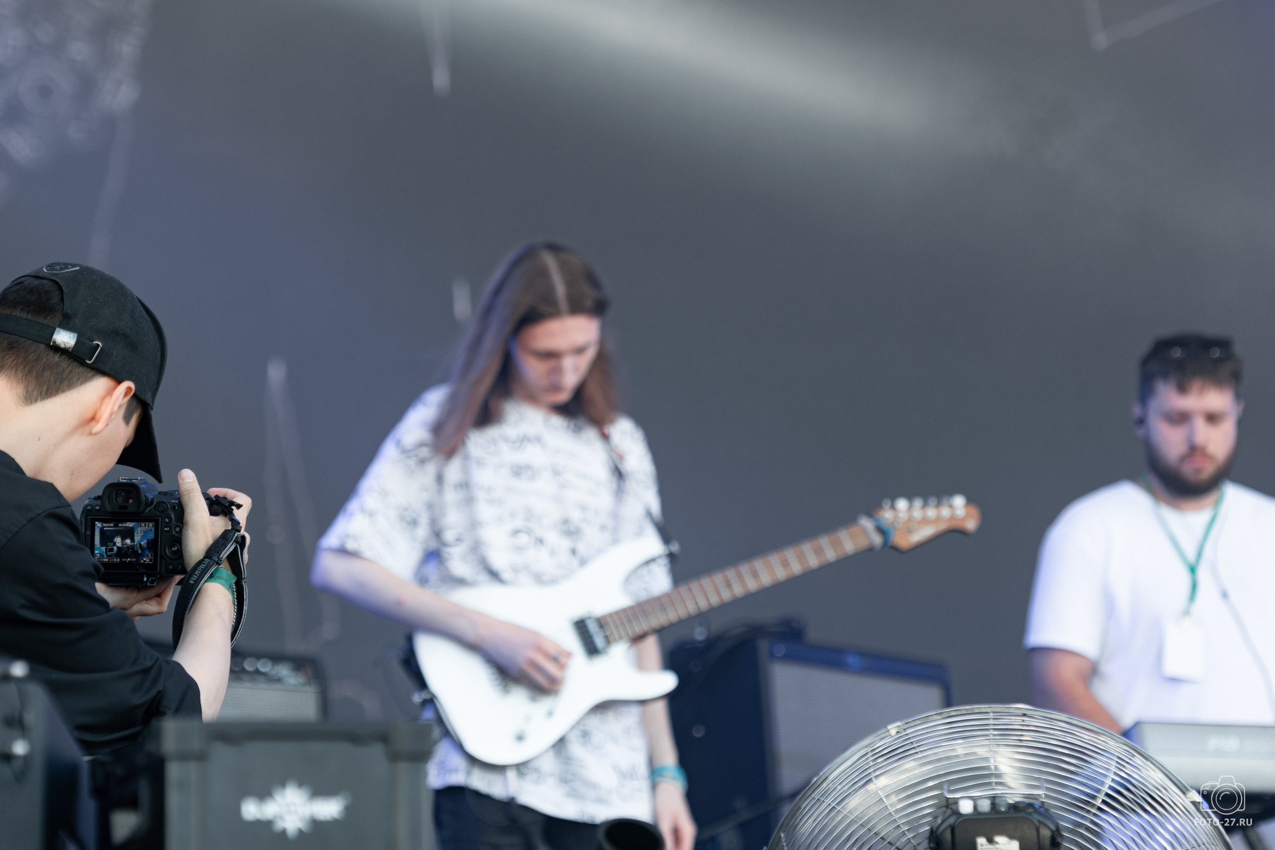 Антон Курдюмов фотограф в Хабаровске Рина Курдюмова фото27 foto27 Антон Дорофеев репортажный репортаж документалист Тони и Рина фотосоздатели ПаПаРоК Рок над Амуром 2024 фестиваль Хабаровск
