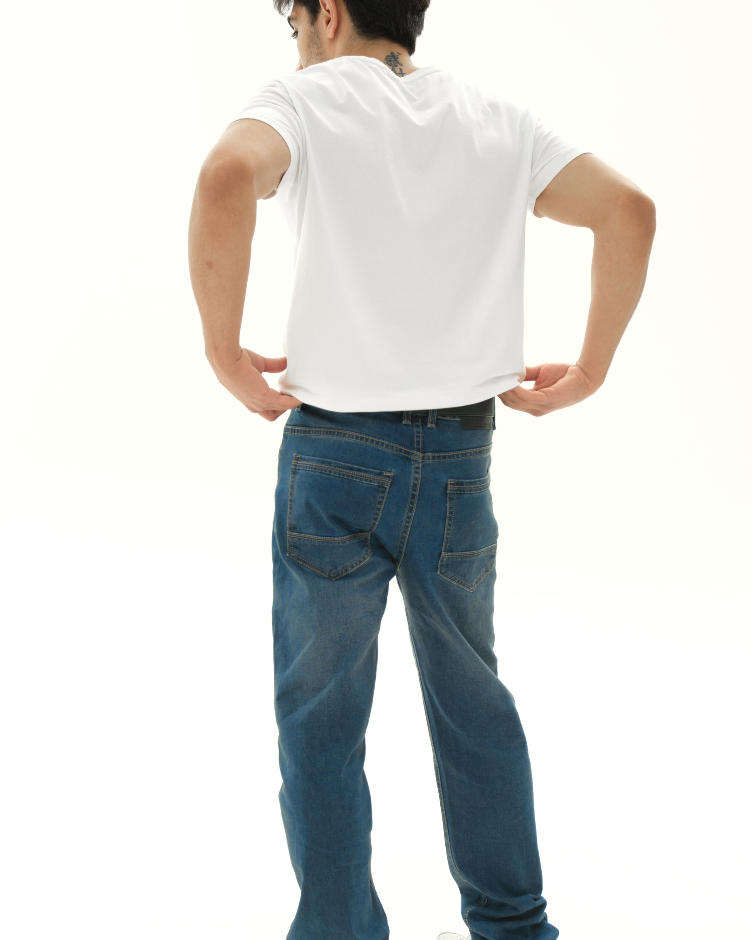 Съемка для маркетплейса, джинсы / фотоаппарат. Привет) Меня зовут Анита и я фотограф из Сургута