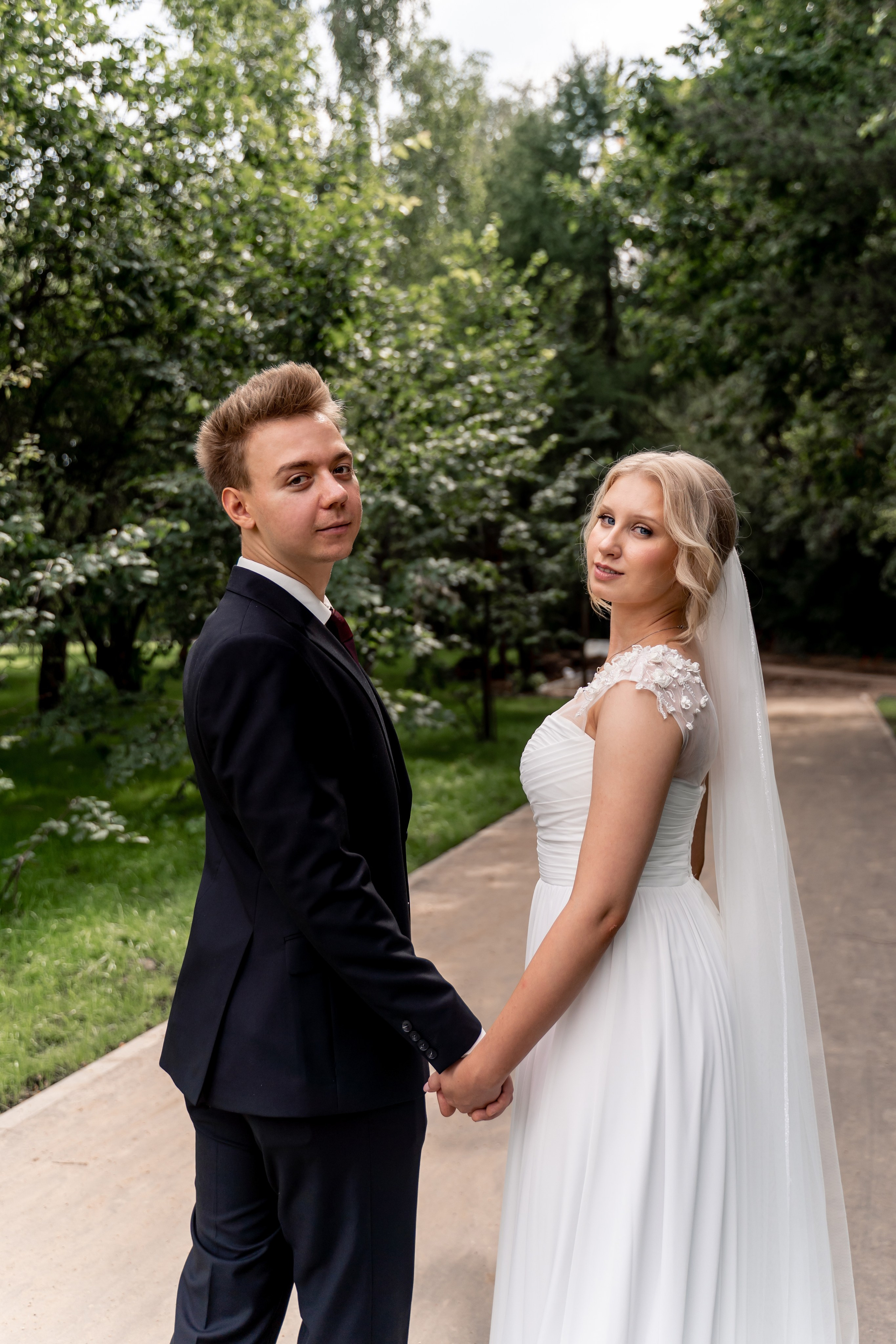 Свадебная прогулка. Бутово. Фотограф \ Видеограф на Крещение, Венчание Москва| Семейные съемки