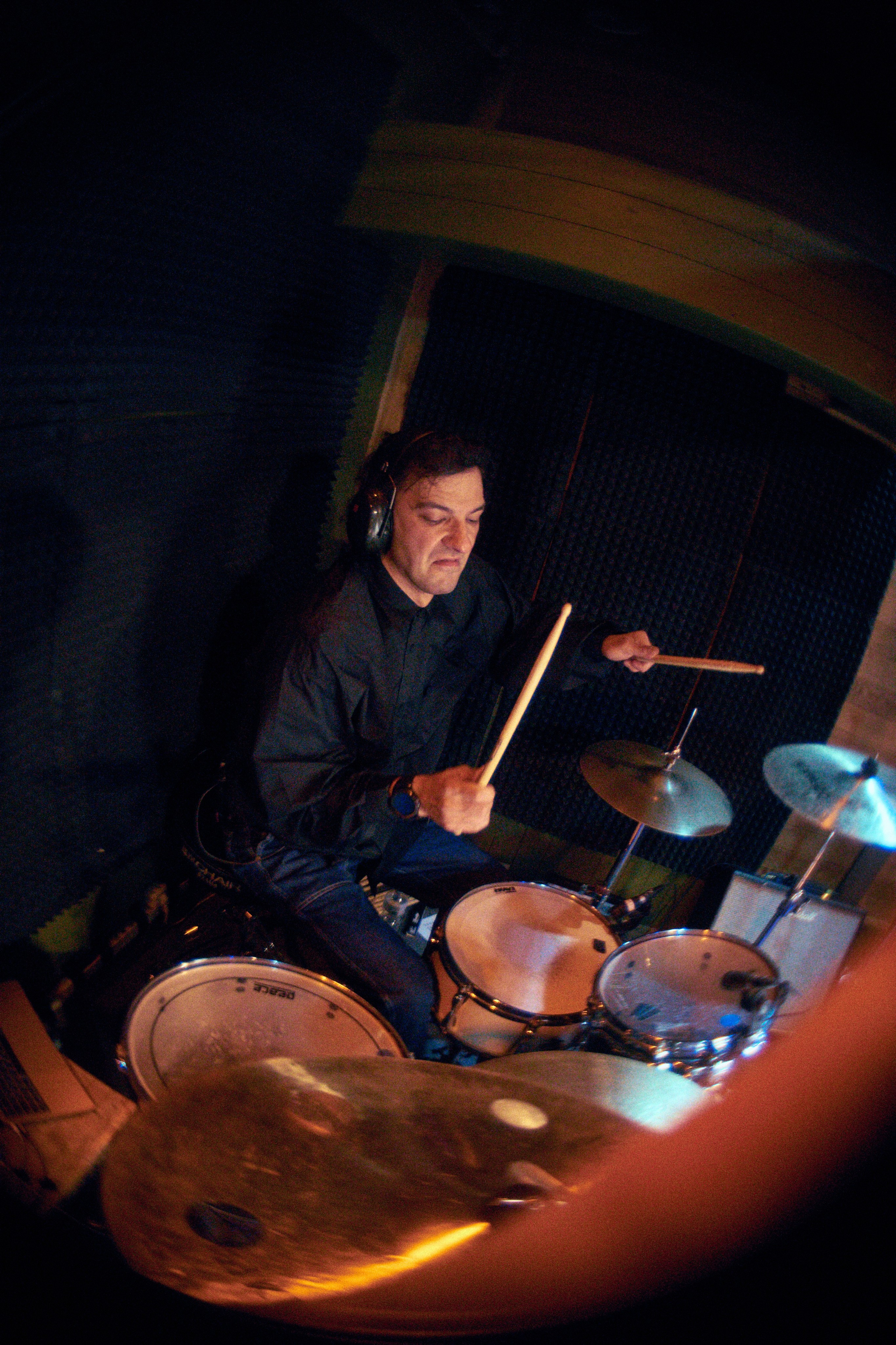 ГОЛОВА МУЭССЫ — КОНЦЕРТ 18-10-2025 В КИТАЙСКОМ ЛЕТЧИКЕ. Фотография для артистов