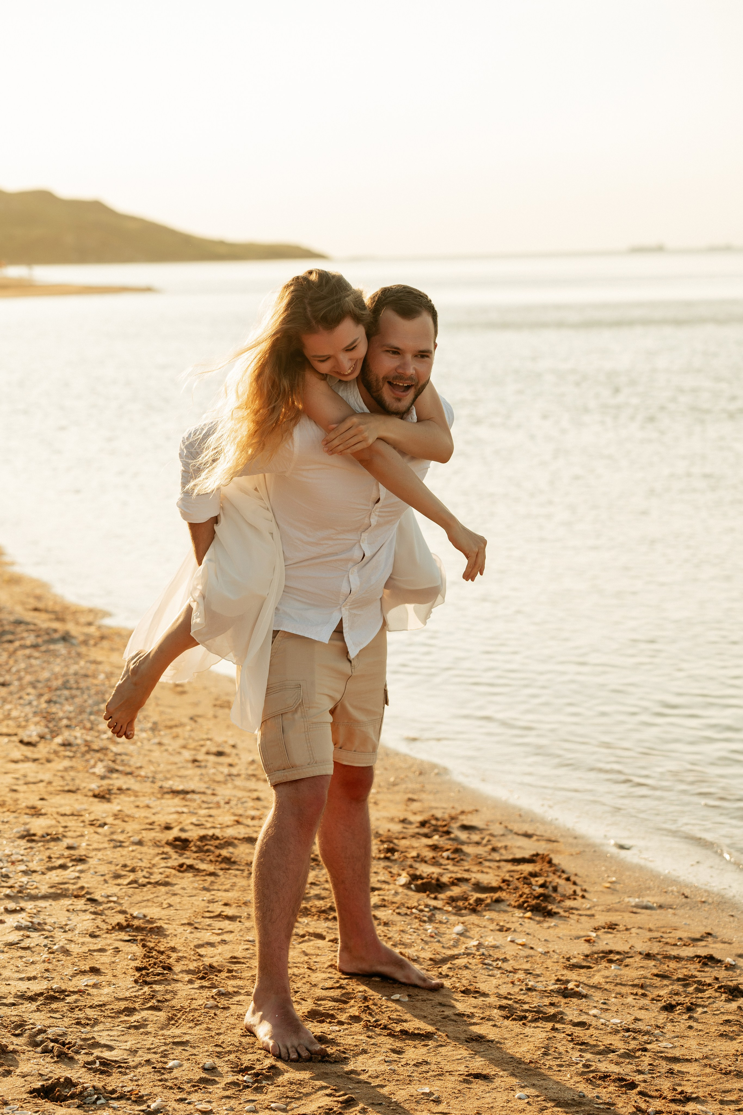 Нежные моменты love story в Голубицкой – волны, ветер и любовь.