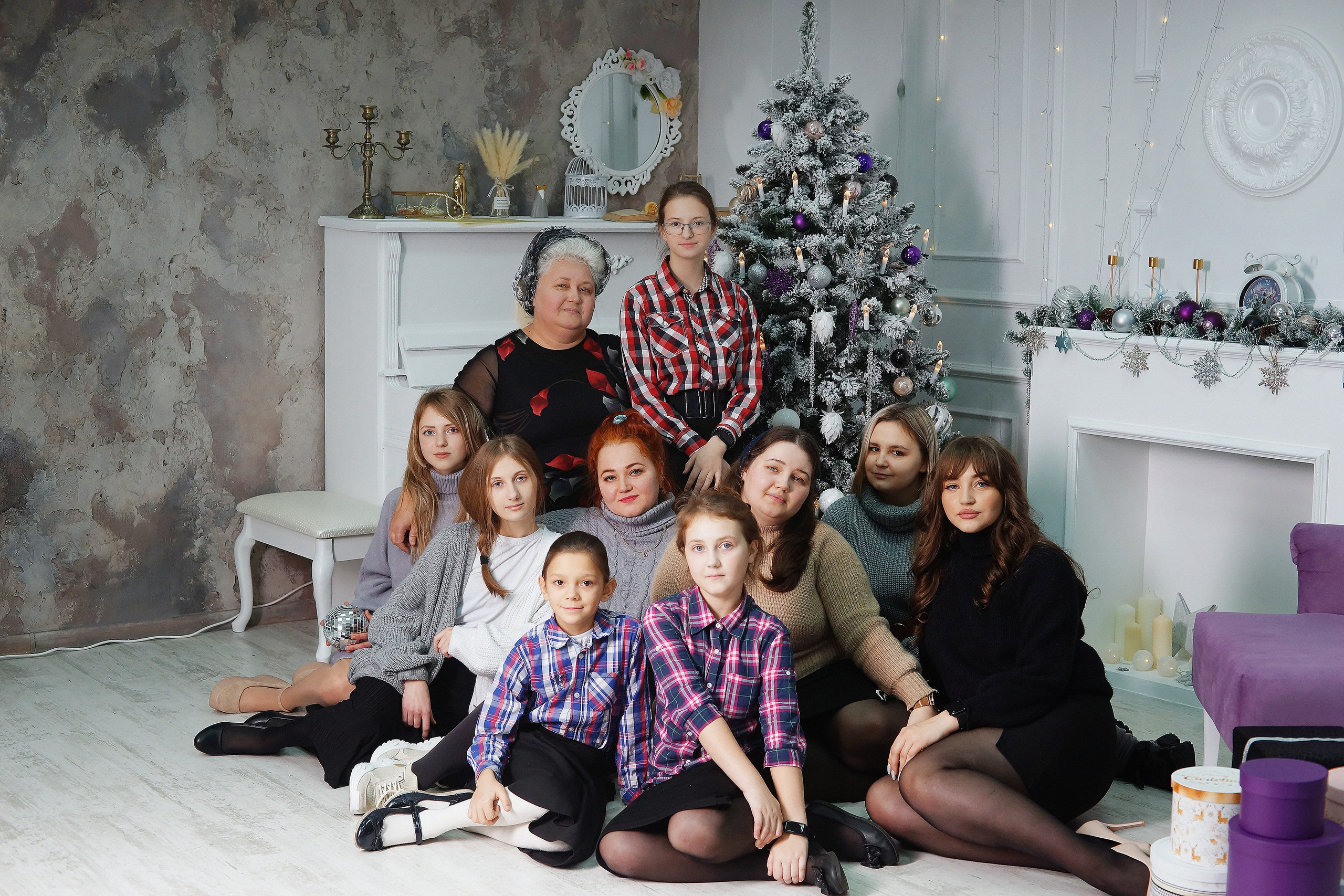 Семейная съёмка поколений. Студийная. Семейный фотограф г. Новокузнецк Юлия Машникова