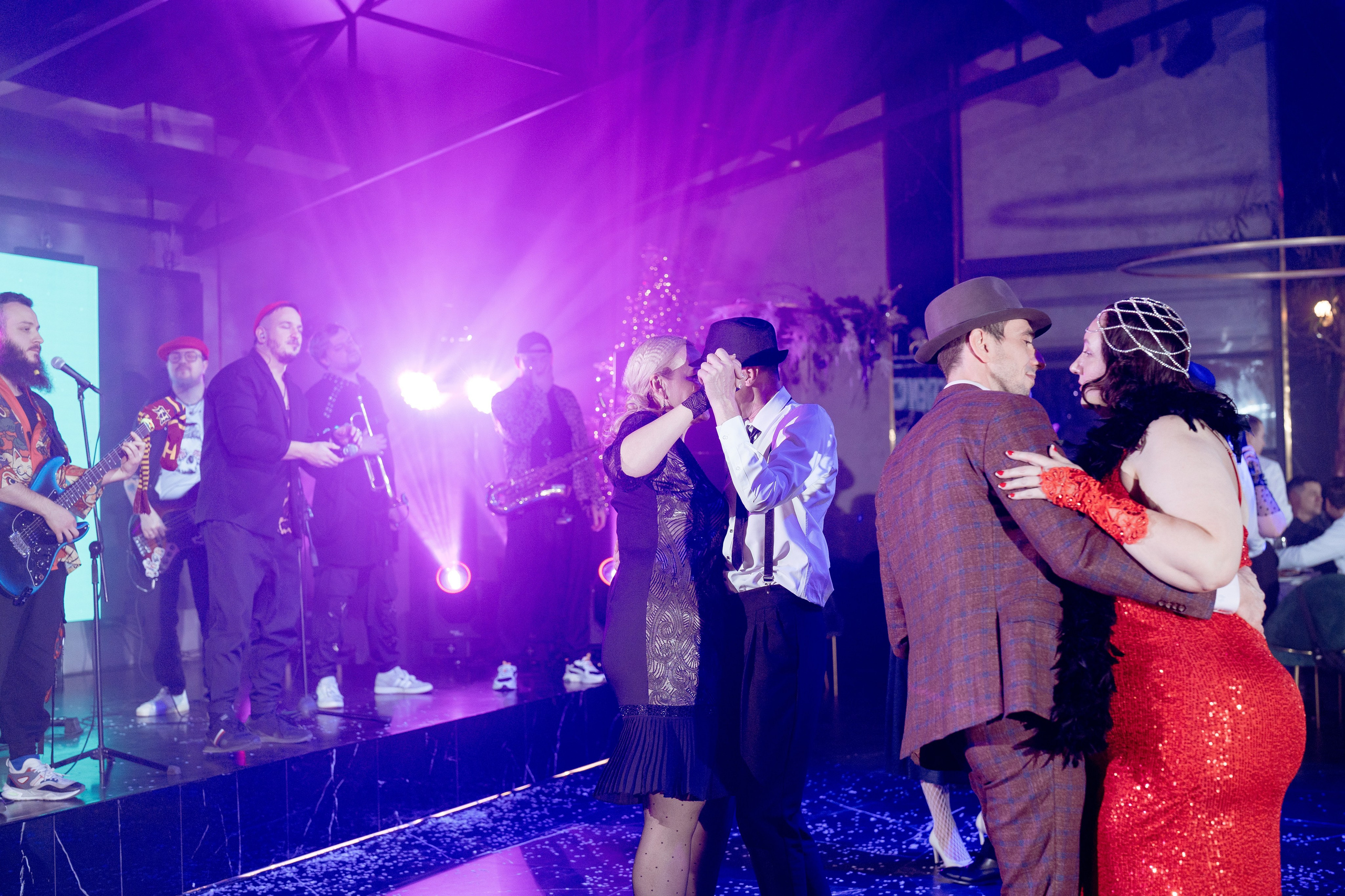 Альбион Тур