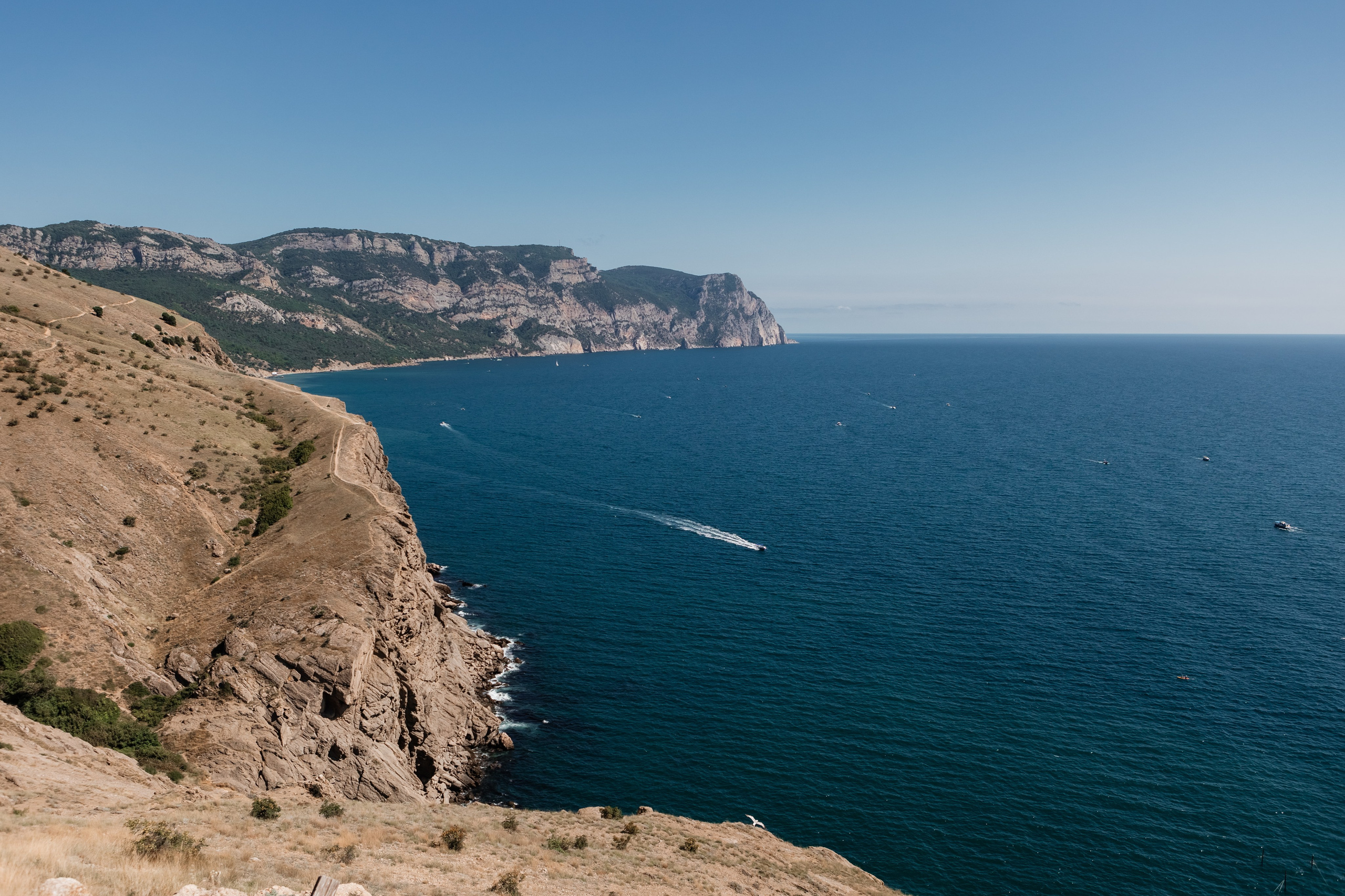 Свадебная съёмка в Балаклаве в крепости Чембало. Свадебный фотограф, фотосъемка в Крыму, Севастополе, Симферополе, Ялте