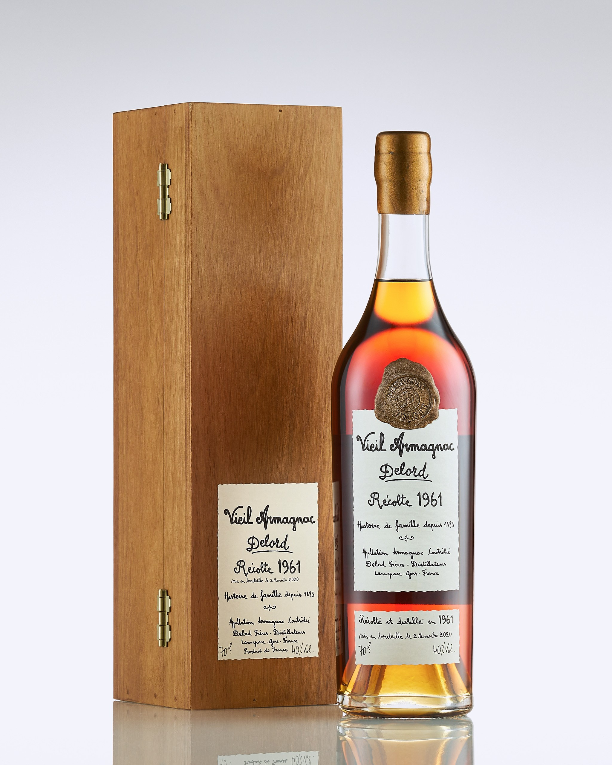 Коньяк Armagnac Delord в деревянной коробке с индивидуальной гравировкой и пробкой