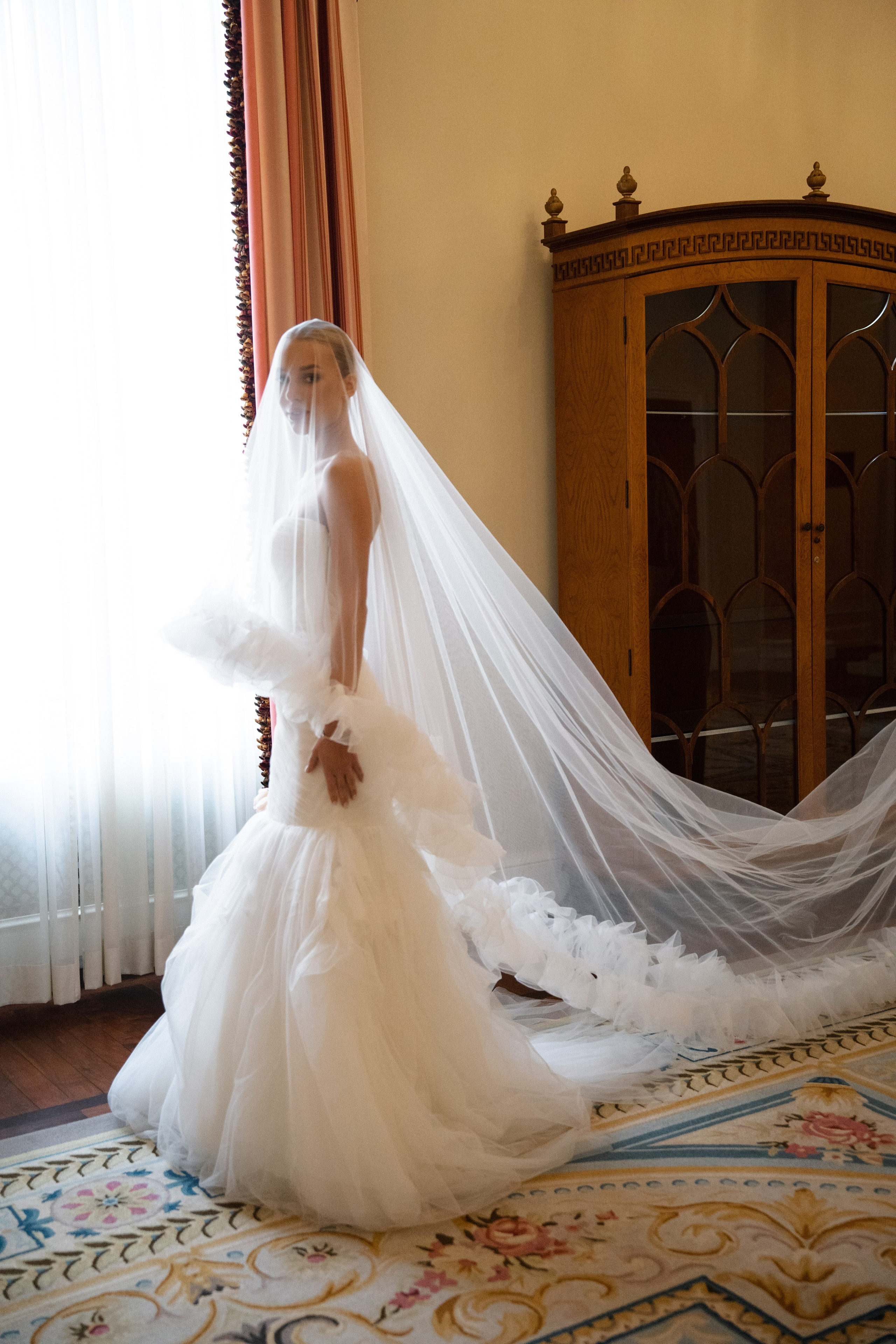 Анна Сергей. Камерная свадьба в Фосизонс в стиле неоклассика. Свадебный фотограф организатор в Санкт-Петербурге Ассоль Опарина