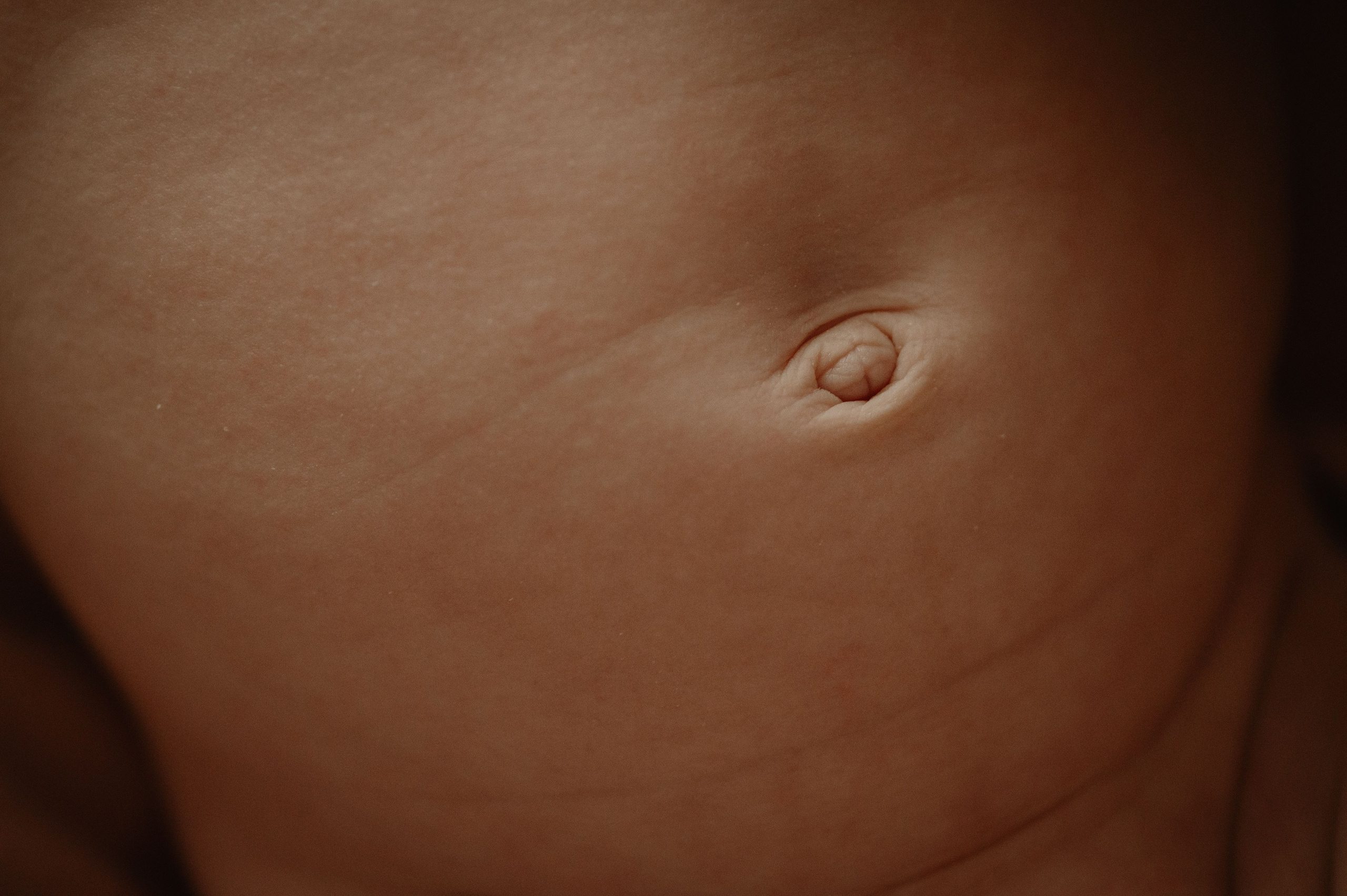 Малышка Зои с мамой и бабушками. Фотограф беременности и семьи, домашние съемки, Ньюборн