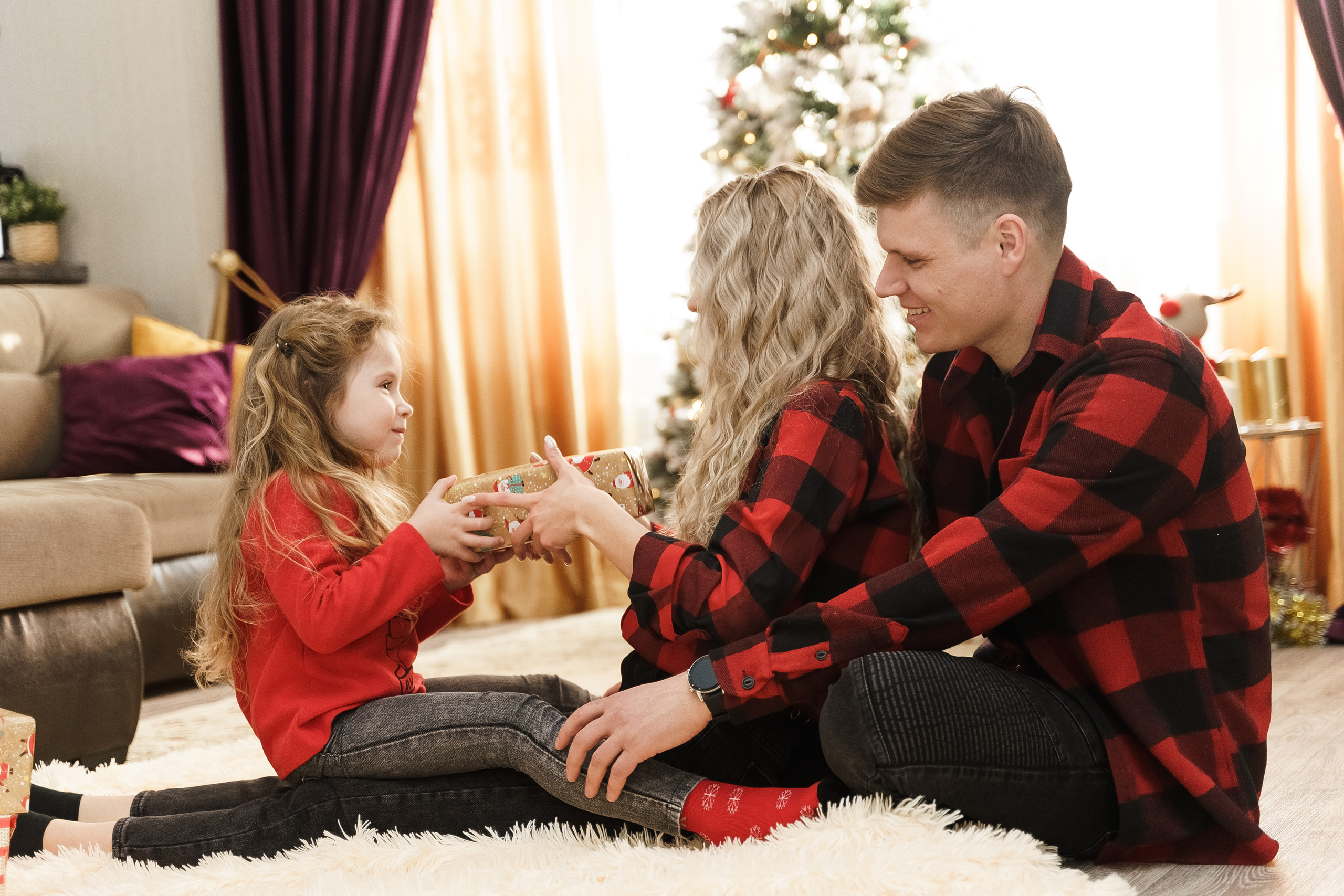 Алина, Алик и Малика — Новый год дома. Свадебный семейный фотограф Ксения Божко Уфа Раевка никах в Нарыстау