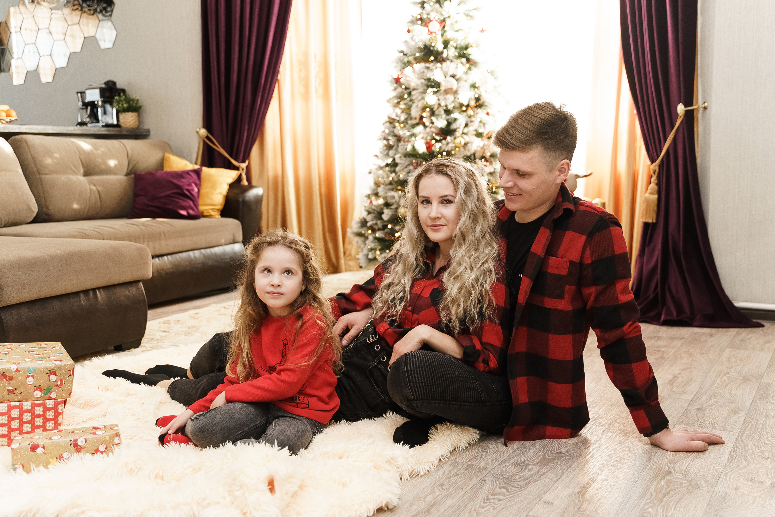 Алина, Алик и Малика — Новый год дома. Свадебный семейный фотограф Ксения Божко Уфа Раевка никах в Нарыстау