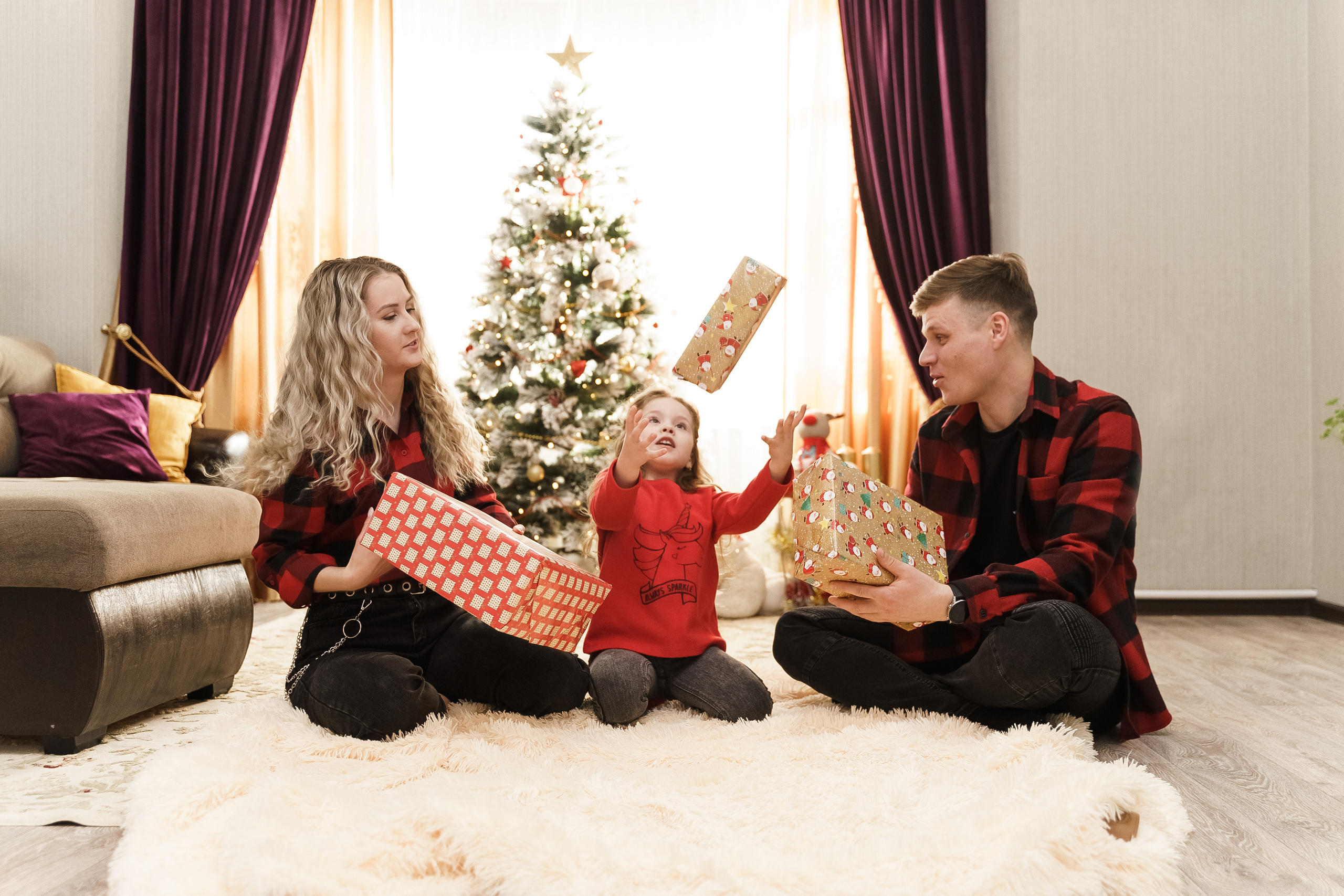 Алина, Алик и Малика — Новый год дома. Свадебный семейный фотограф Ксения Божко Уфа Раевка никах в Нарыстау