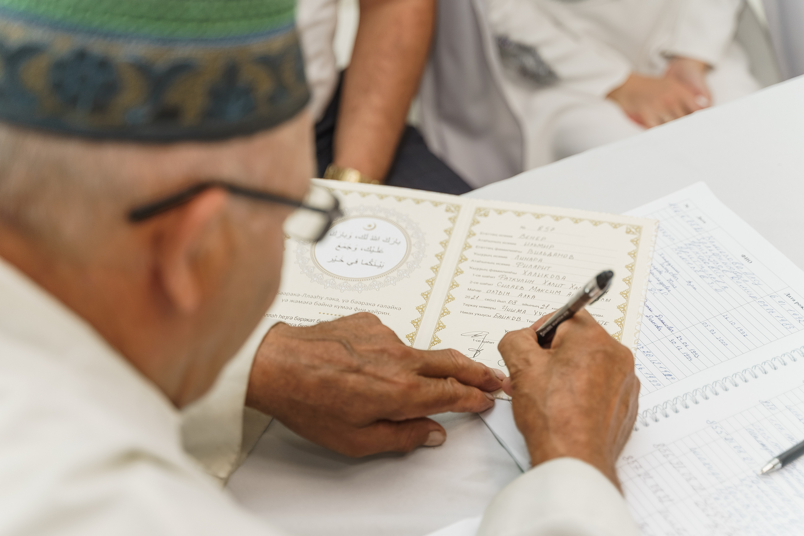 Венер и Линара, Соборная мечеть им. Хусаин-Бека. Свадебный семейный фотограф Ксения Божко Уфа Раевка никах в Нарыстау