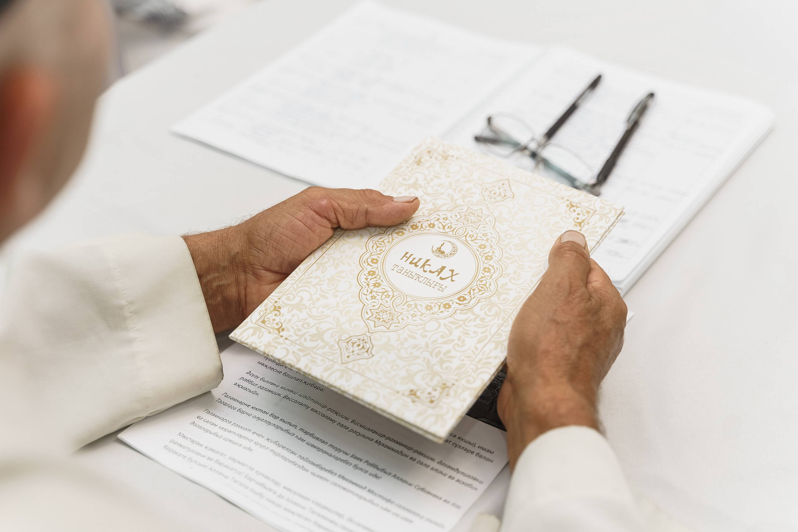 Венер и Линара, Соборная мечеть им. Хусаин-Бека. Свадебный семейный фотограф Ксения Божко Уфа Раевка никах в Нарыстау