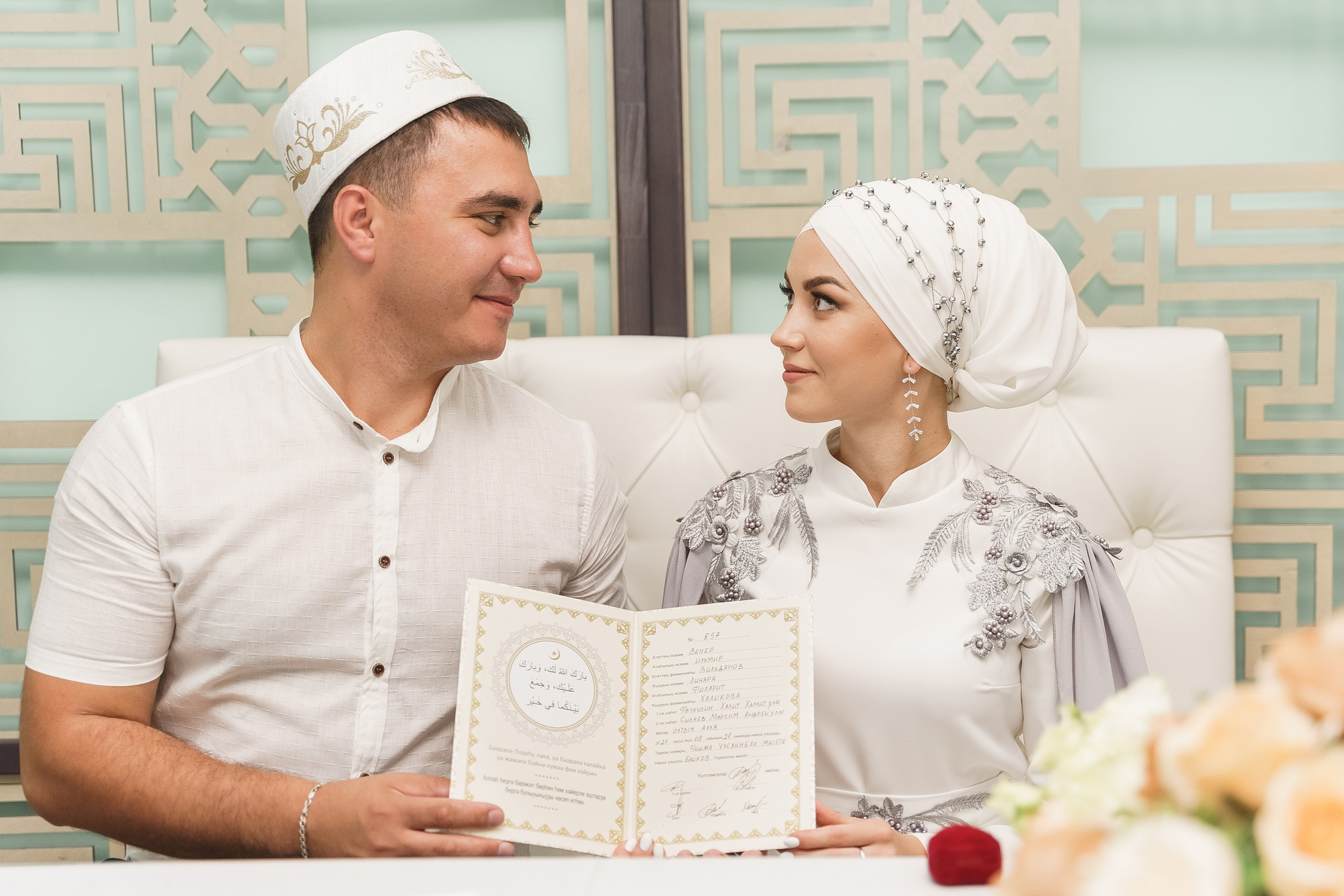 Венер и Линара, Соборная мечеть им. Хусаин-Бека. Свадебный семейный фотограф Ксения Божко Уфа Раевка никах в Нарыстау