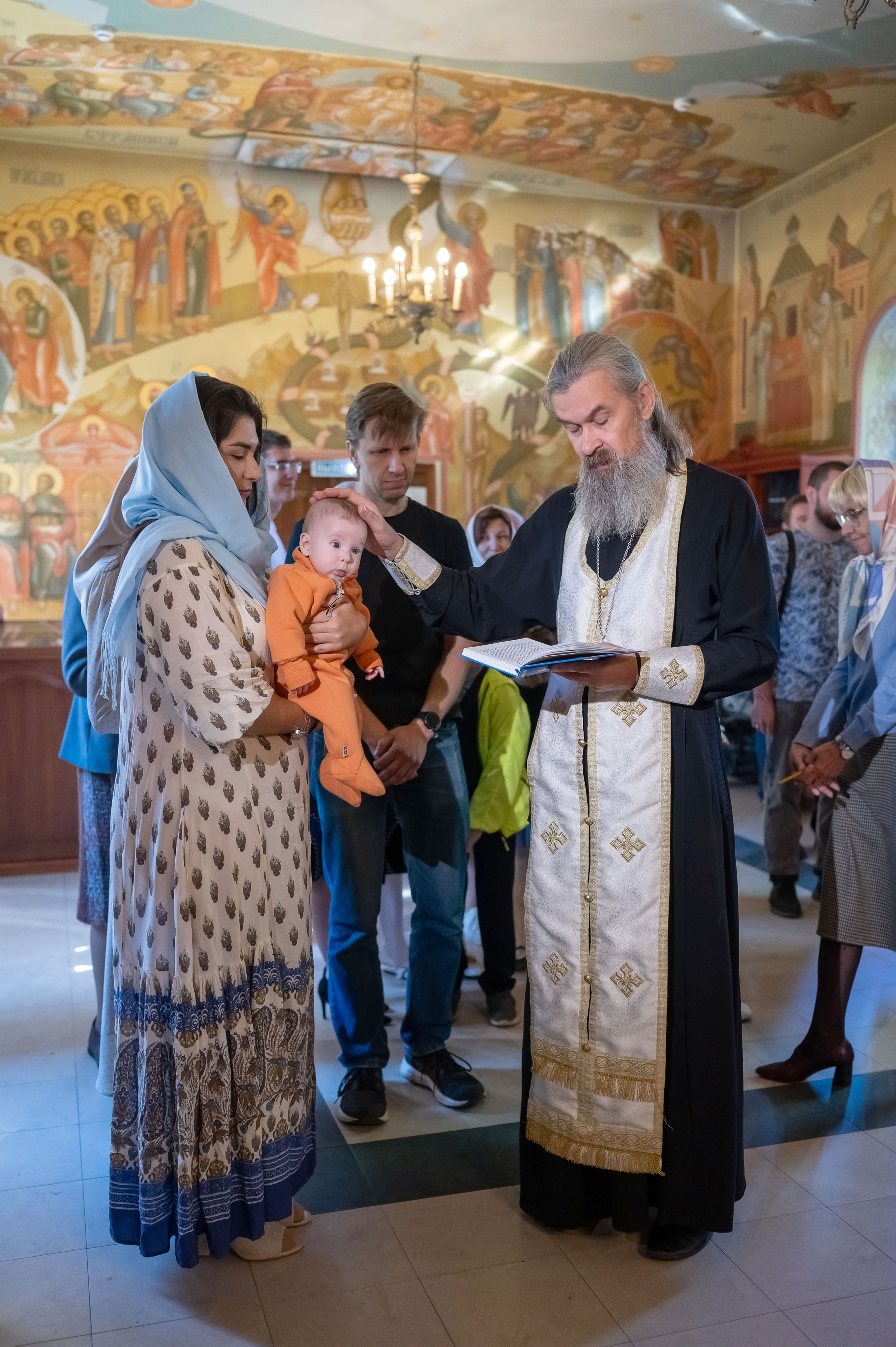 Крещение Георгия в Сергиевском храме пос. Кратово. Семейный фотограф в г. Воскресенск Наталия Молева